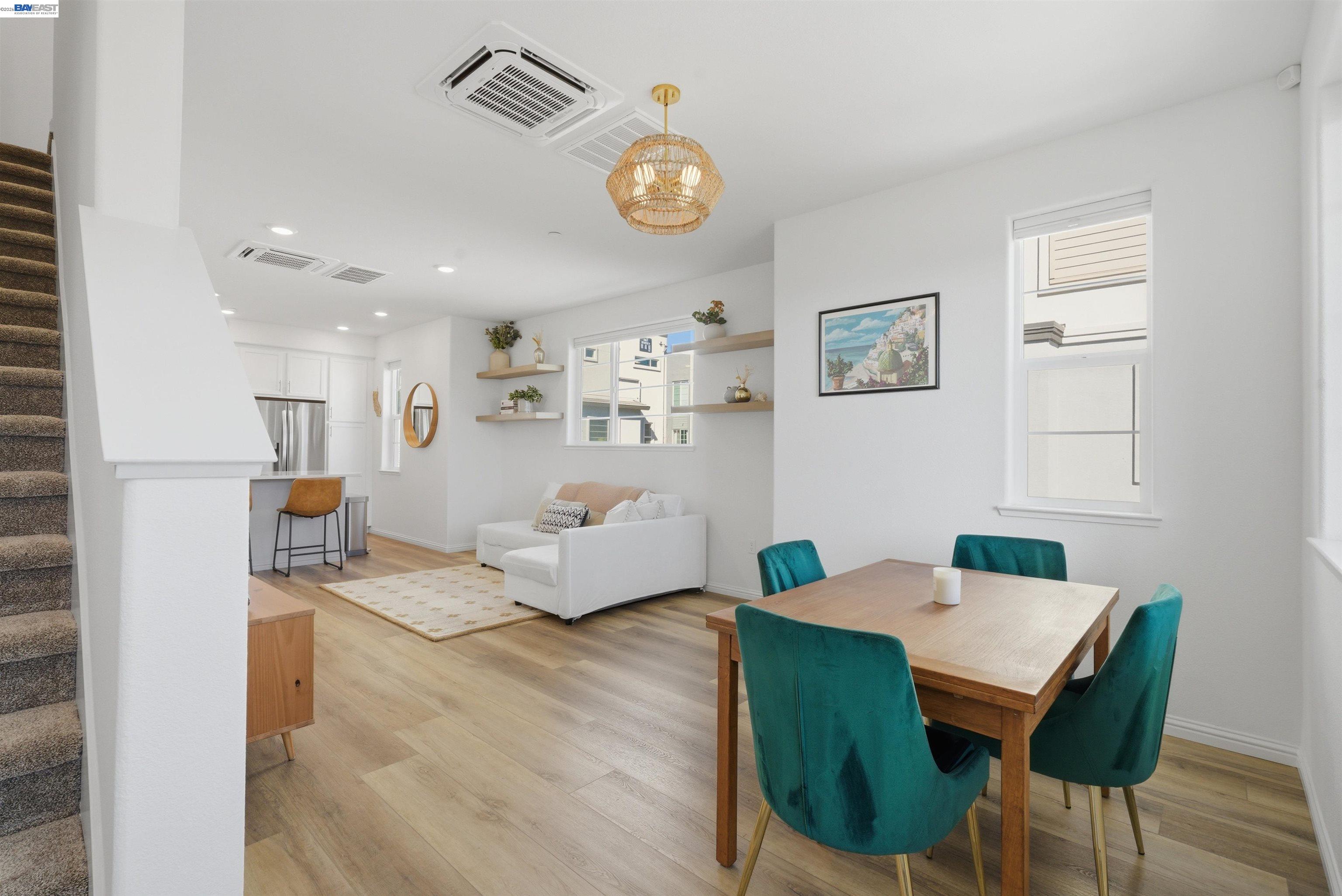 Detail Gallery Image 11 of 51 For 440 Pawnee Ln, Alameda,  CA 94501 - 2 Beds | 1/1 Baths