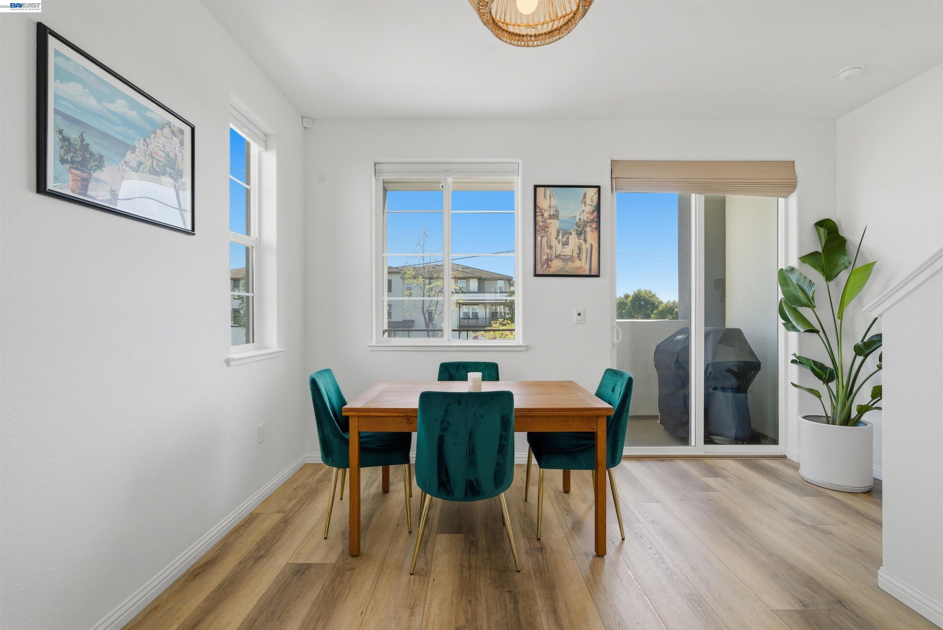 Detail Gallery Image 13 of 51 For 440 Pawnee Ln, Alameda,  CA 94501 - 2 Beds | 1/1 Baths