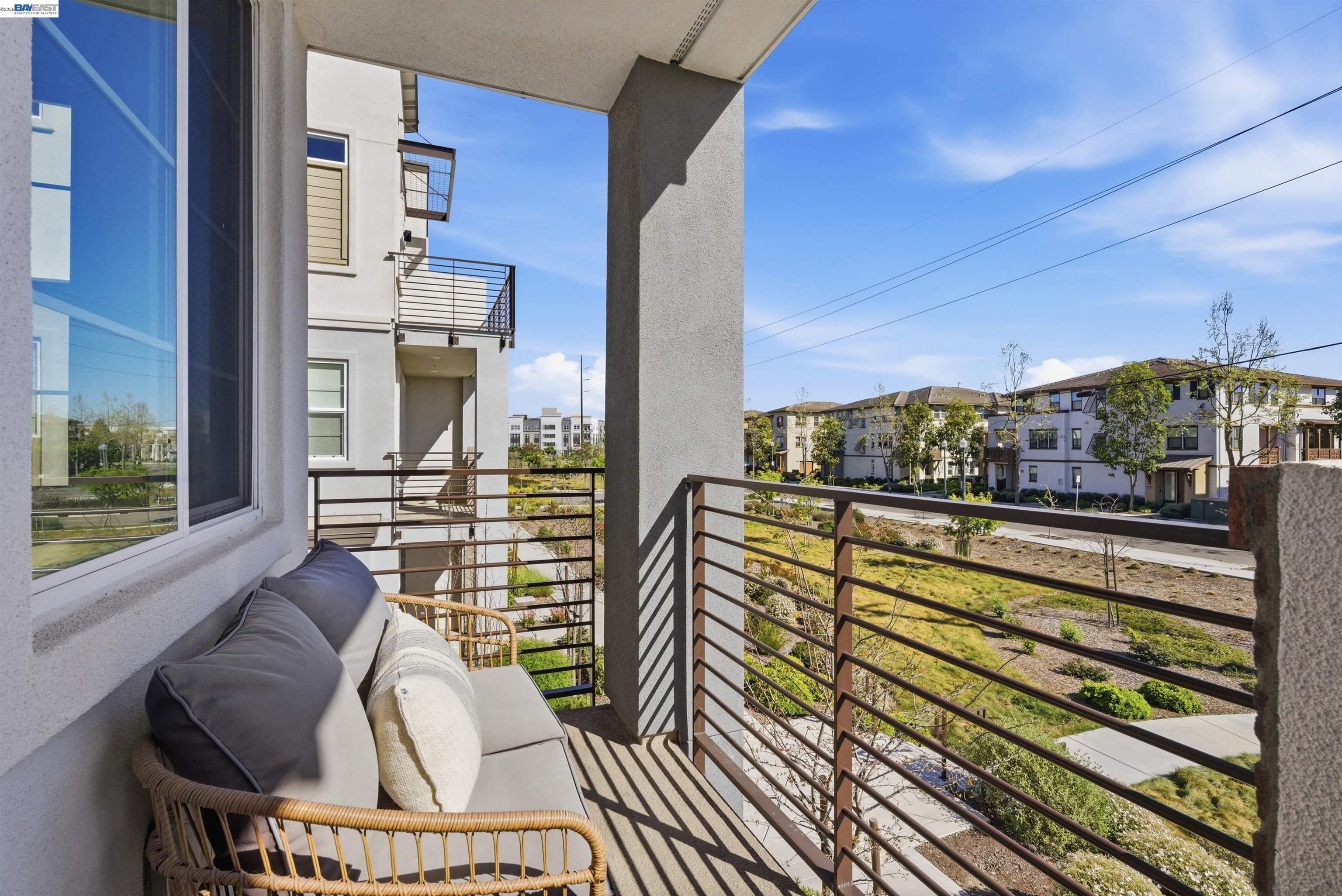 Detail Gallery Image 14 of 51 For 440 Pawnee Ln, Alameda,  CA 94501 - 2 Beds | 1/1 Baths