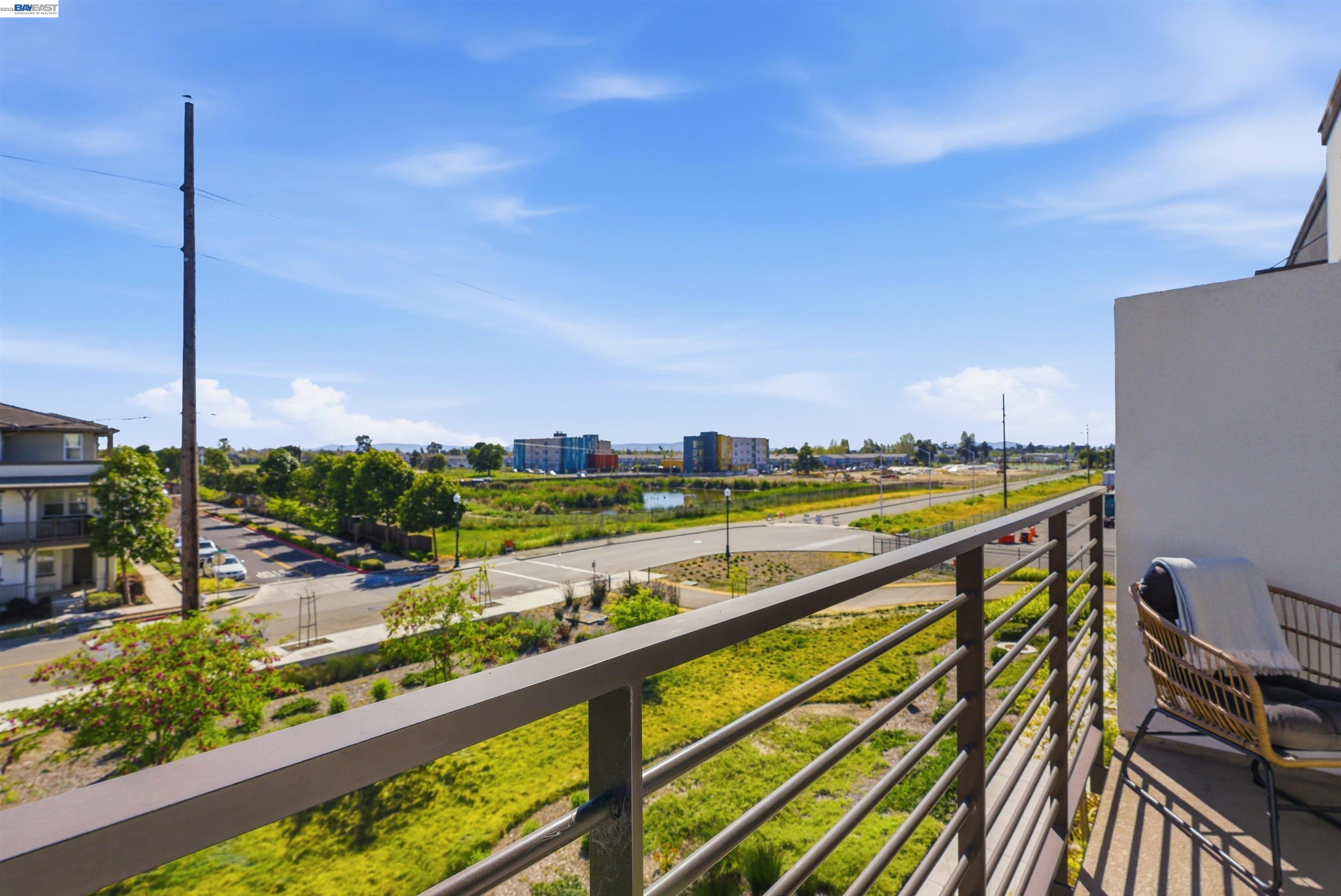 Detail Gallery Image 28 of 51 For 440 Pawnee Ln, Alameda,  CA 94501 - 2 Beds | 1/1 Baths