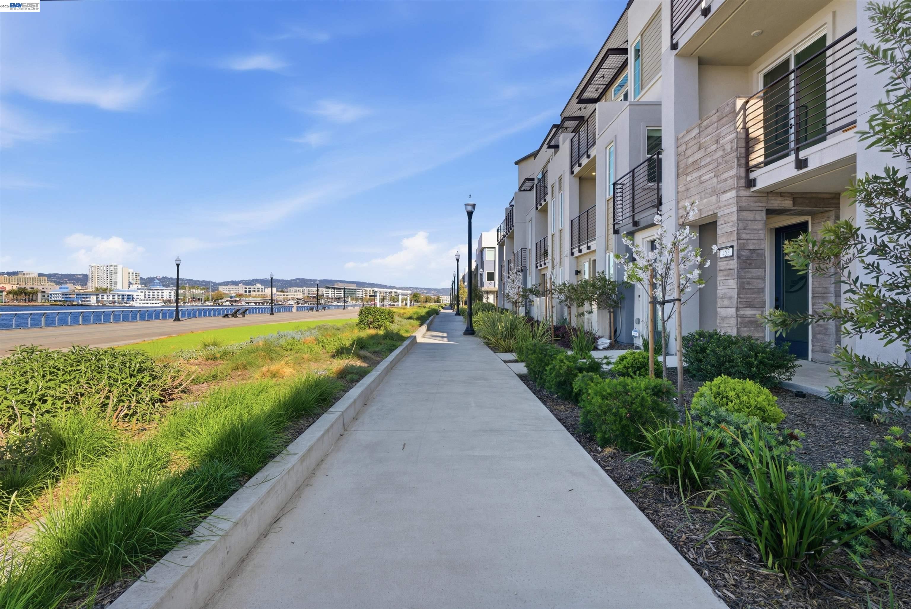 Detail Gallery Image 39 of 51 For 440 Pawnee Ln, Alameda,  CA 94501 - 2 Beds | 1/1 Baths