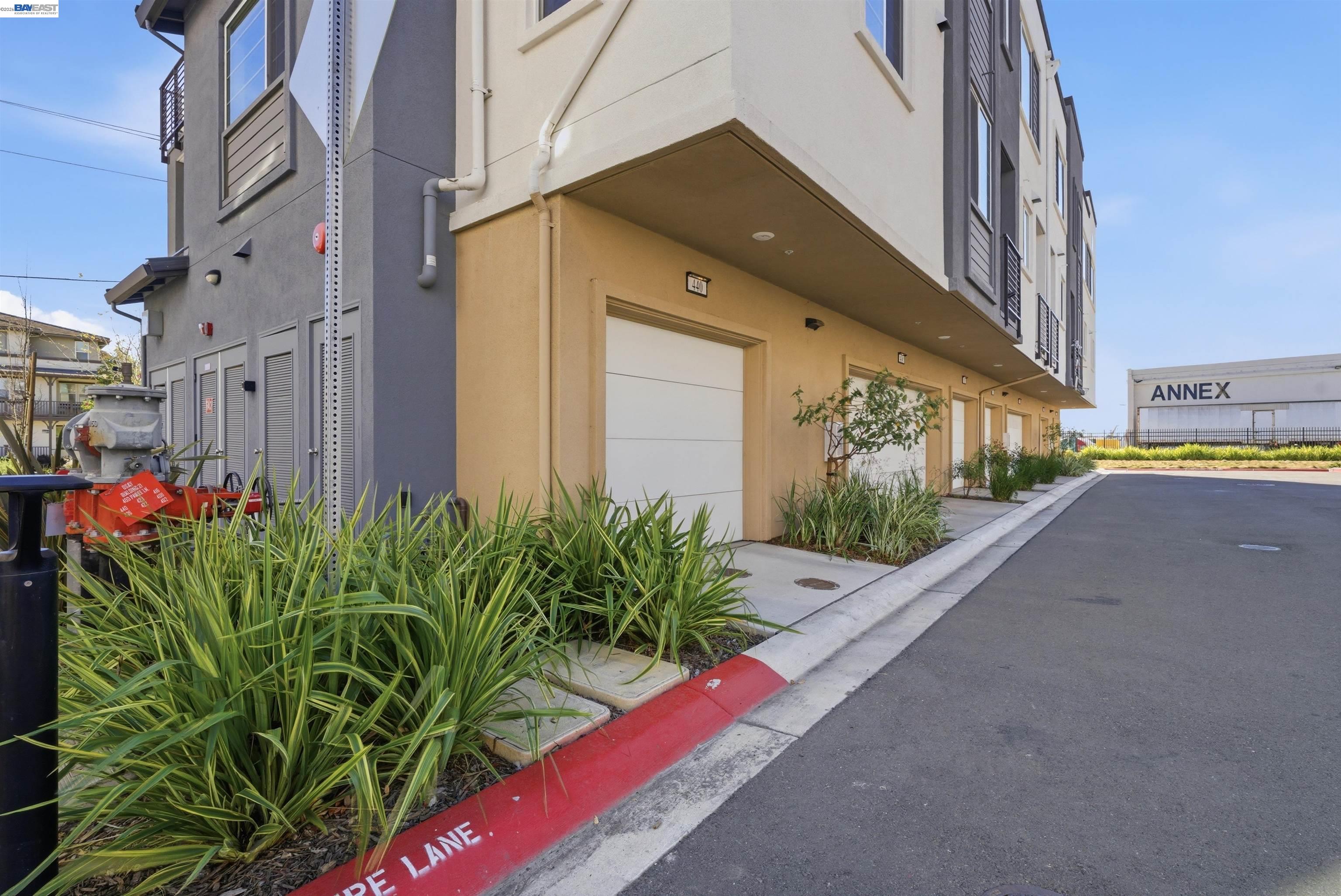 Detail Gallery Image 40 of 51 For 440 Pawnee Ln, Alameda,  CA 94501 - 2 Beds | 1/1 Baths