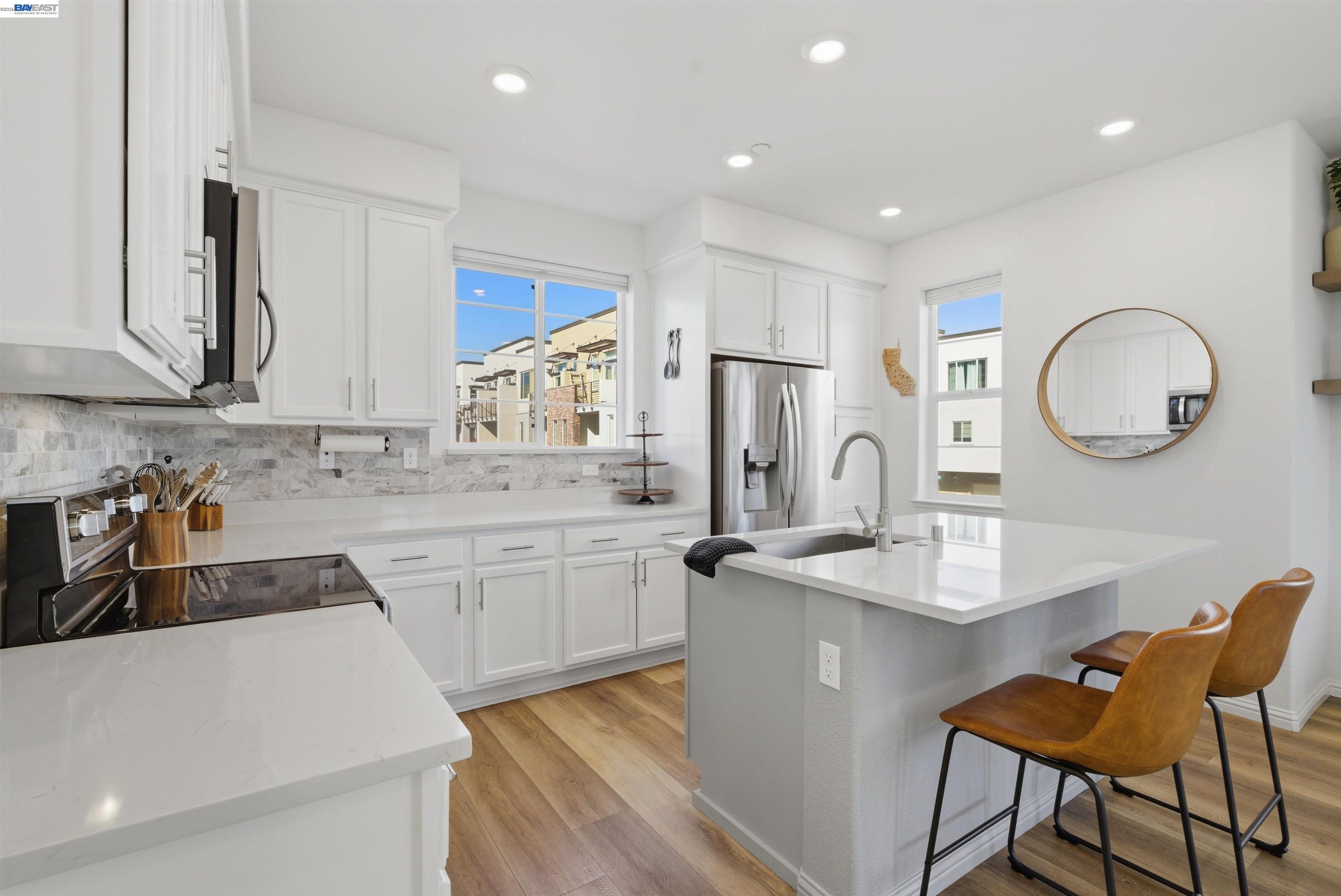 Detail Gallery Image 10 of 51 For 440 Pawnee Ln, Alameda,  CA 94501 - 2 Beds | 1/1 Baths