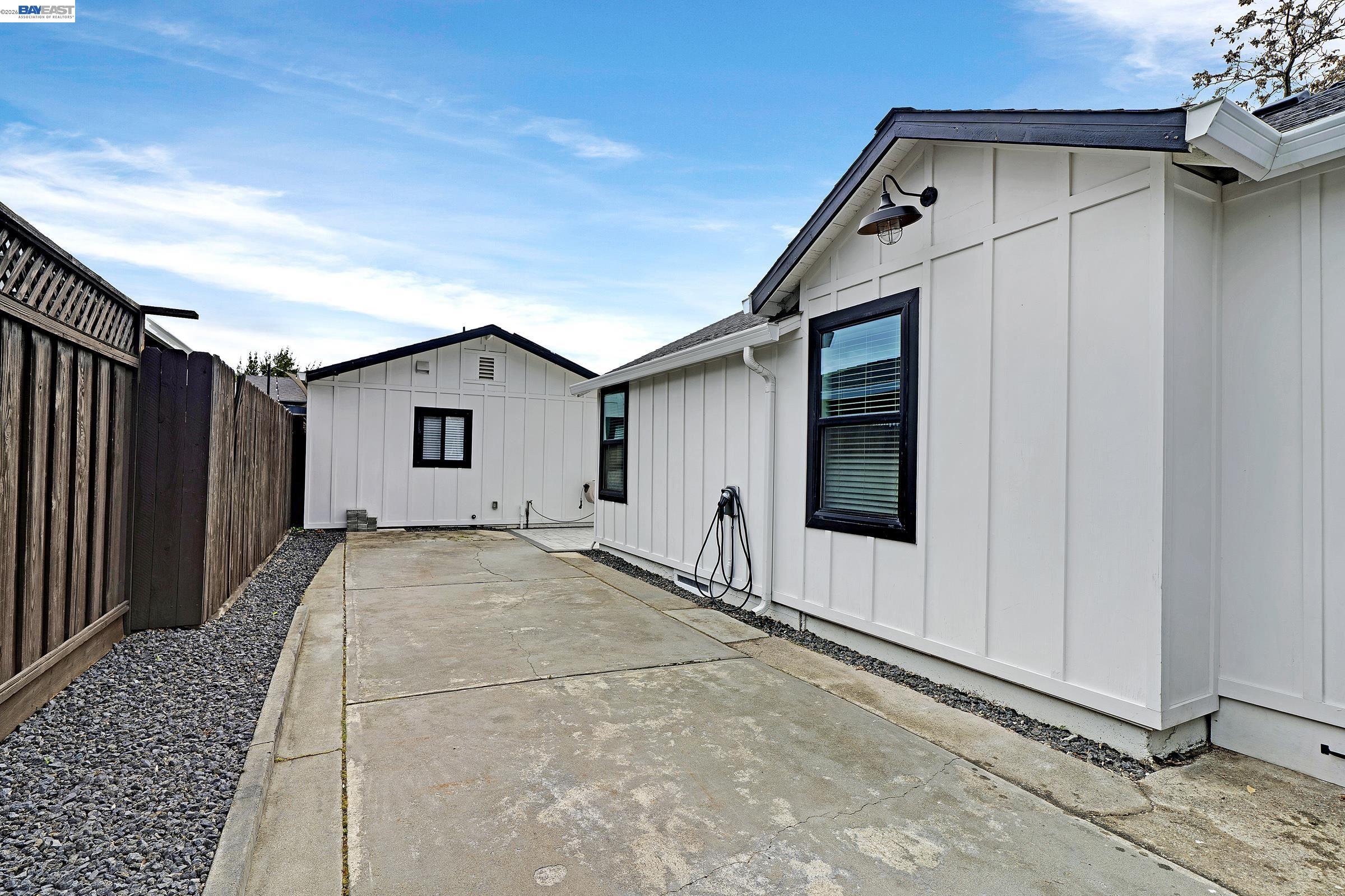 Detail Gallery Image 20 of 34 For 1861 Linden St, Livermore,  CA 94551 - 4 Beds | 3 Baths