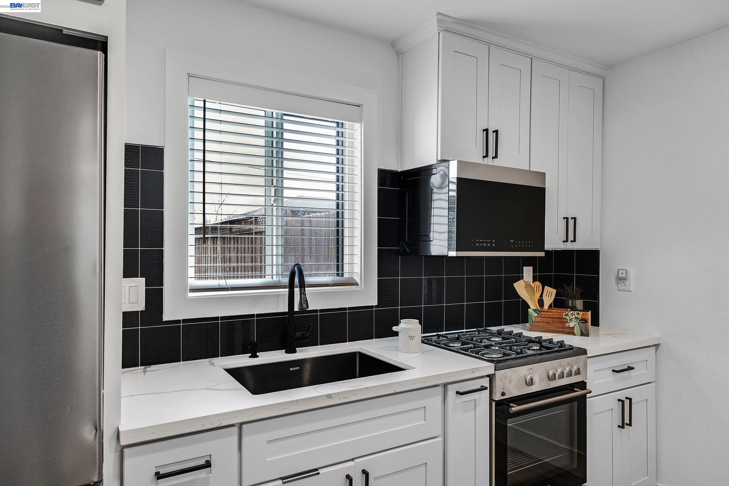 Detail Gallery Image 25 of 34 For 1861 Linden St, Livermore,  CA 94551 - 4 Beds | 3 Baths