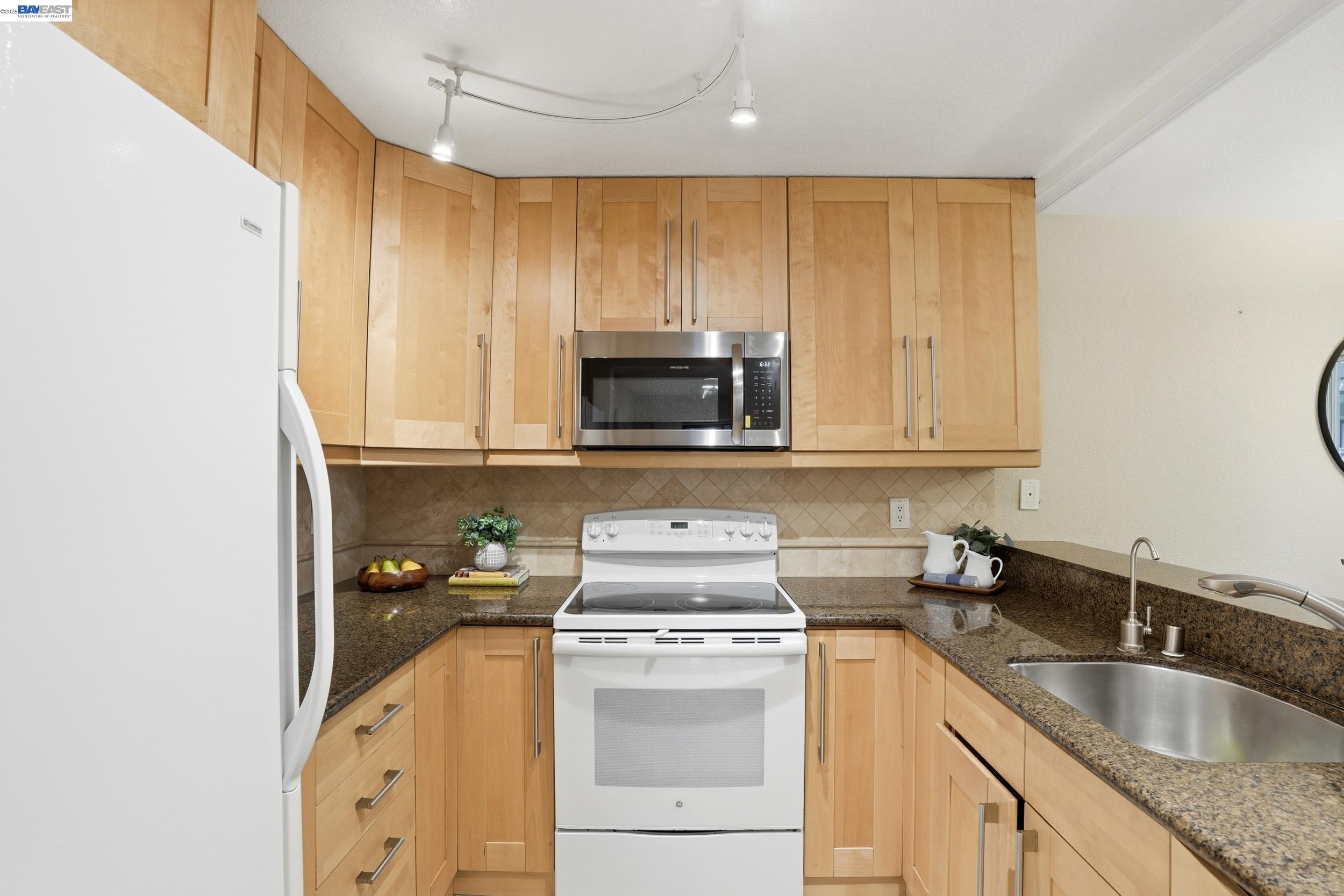 Detail Gallery Image 16 of 46 For 5292 Makati Circle, San Jose,  CA 95123 - 2 Beds | 2 Baths