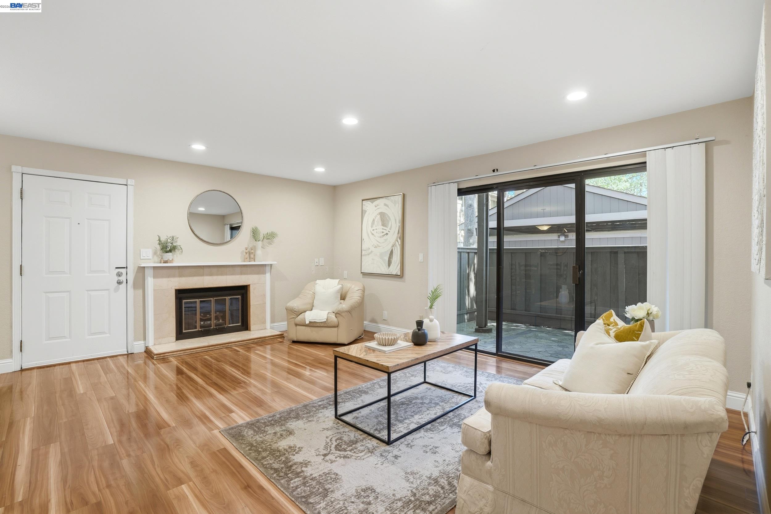 Detail Gallery Image 5 of 46 For 5292 Makati Circle, San Jose,  CA 95123 - 2 Beds | 2 Baths