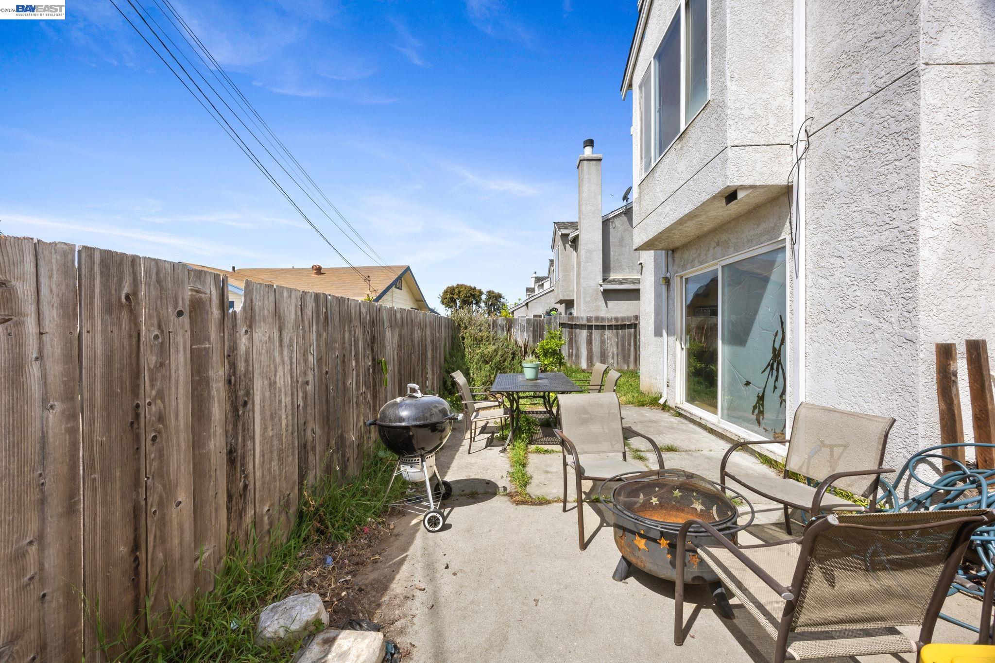 Detail Gallery Image 15 of 18 For 20667 Blossom Cmn, Hayward,  CA 94541 - 3 Beds | 2/1 Baths