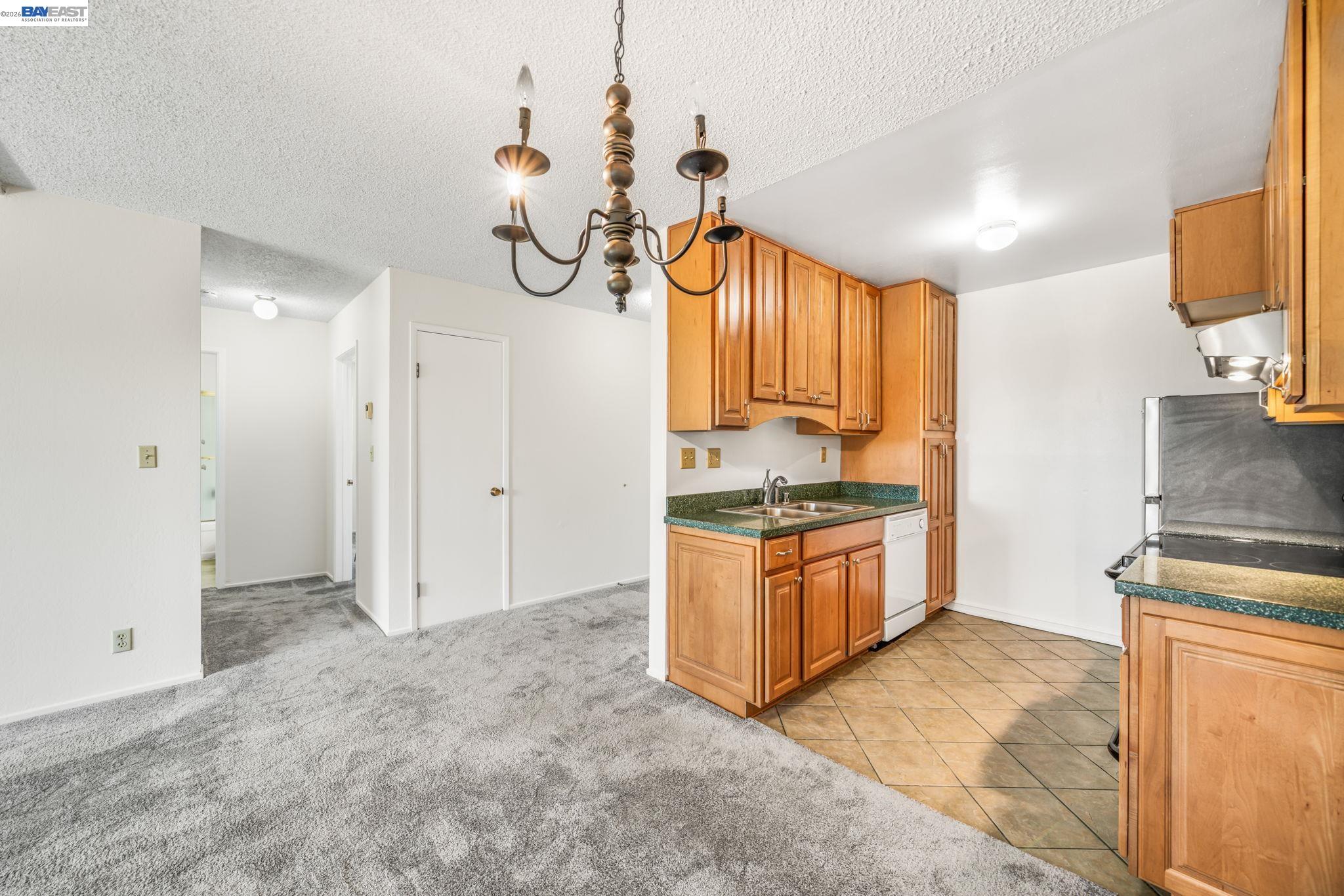 Photo #12: 41128478 Listing: Photo #12