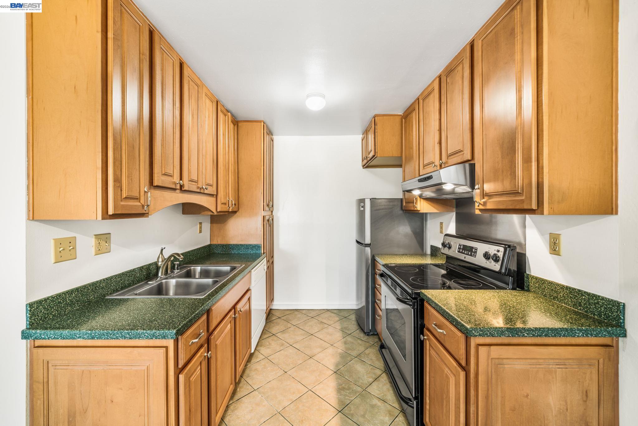 Photo #6: 41128478 Listing: Photo #6