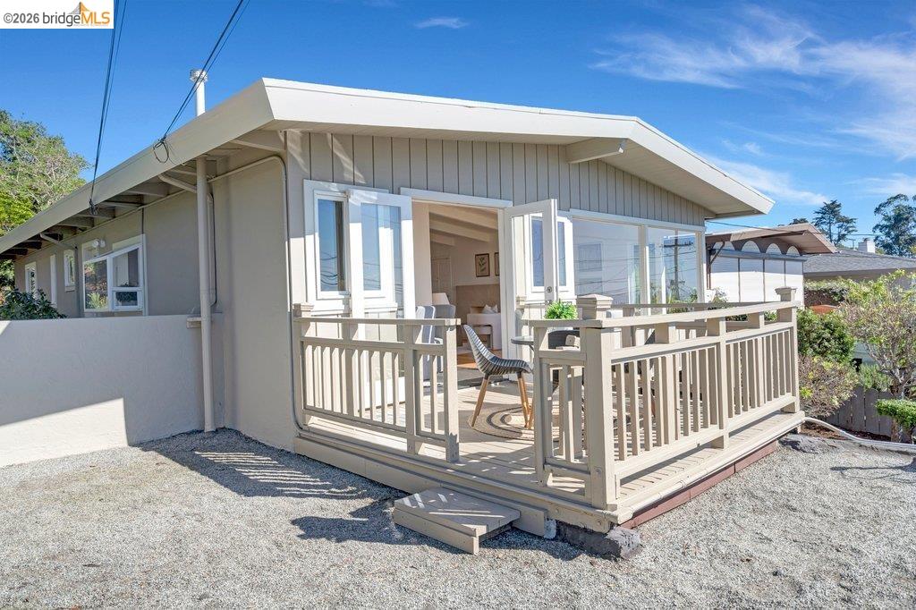 Detail Gallery Image 14 of 60 For 2728 Del Monte Avenue, El Cerrito,  CA 94530 - 3 Beds | 2 Baths