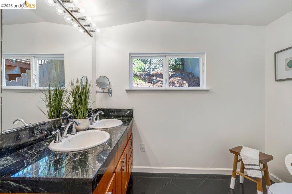 Detail Gallery Image 26 of 60 For 2728 Del Monte Avenue, El Cerrito,  CA 94530 - 3 Beds | 2 Baths