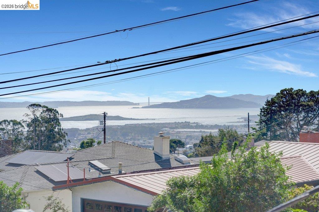 Detail Gallery Image 5 of 60 For 2728 Del Monte Avenue, El Cerrito,  CA 94530 - 3 Beds | 2 Baths