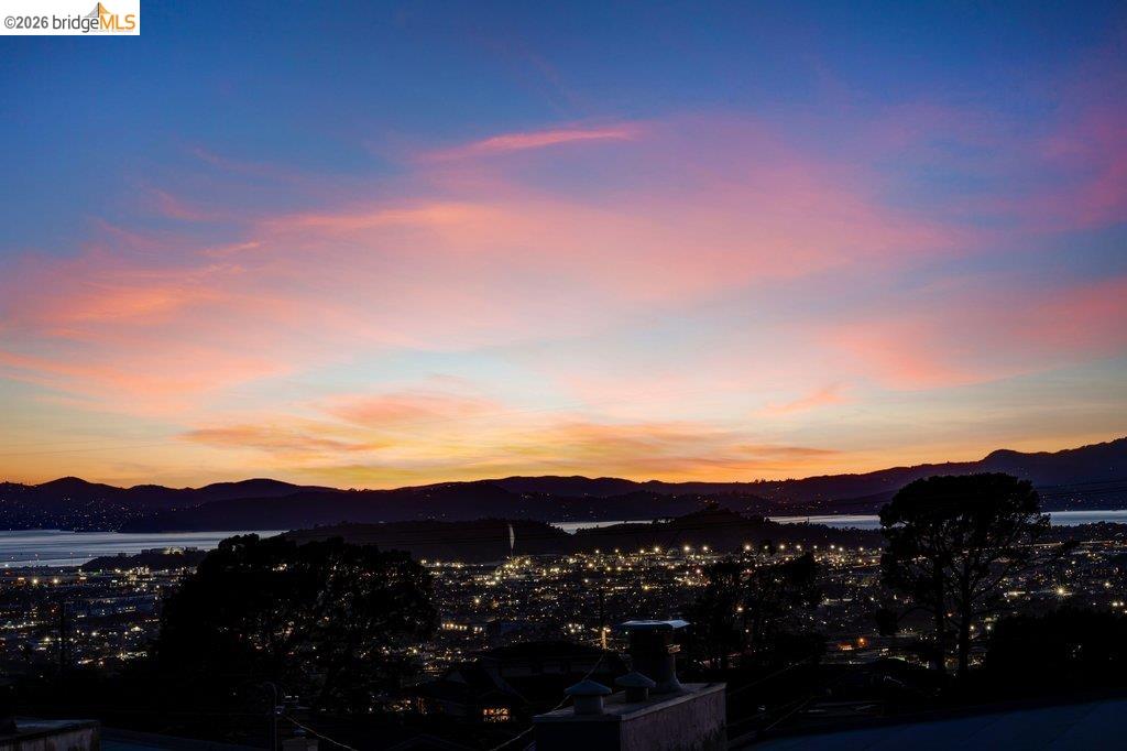 Detail Gallery Image 50 of 60 For 2728 Del Monte Avenue, El Cerrito,  CA 94530 - 3 Beds | 2 Baths