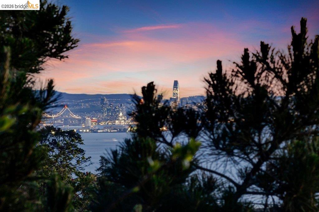 Detail Gallery Image 55 of 60 For 2728 Del Monte Avenue, El Cerrito,  CA 94530 - 3 Beds | 2 Baths