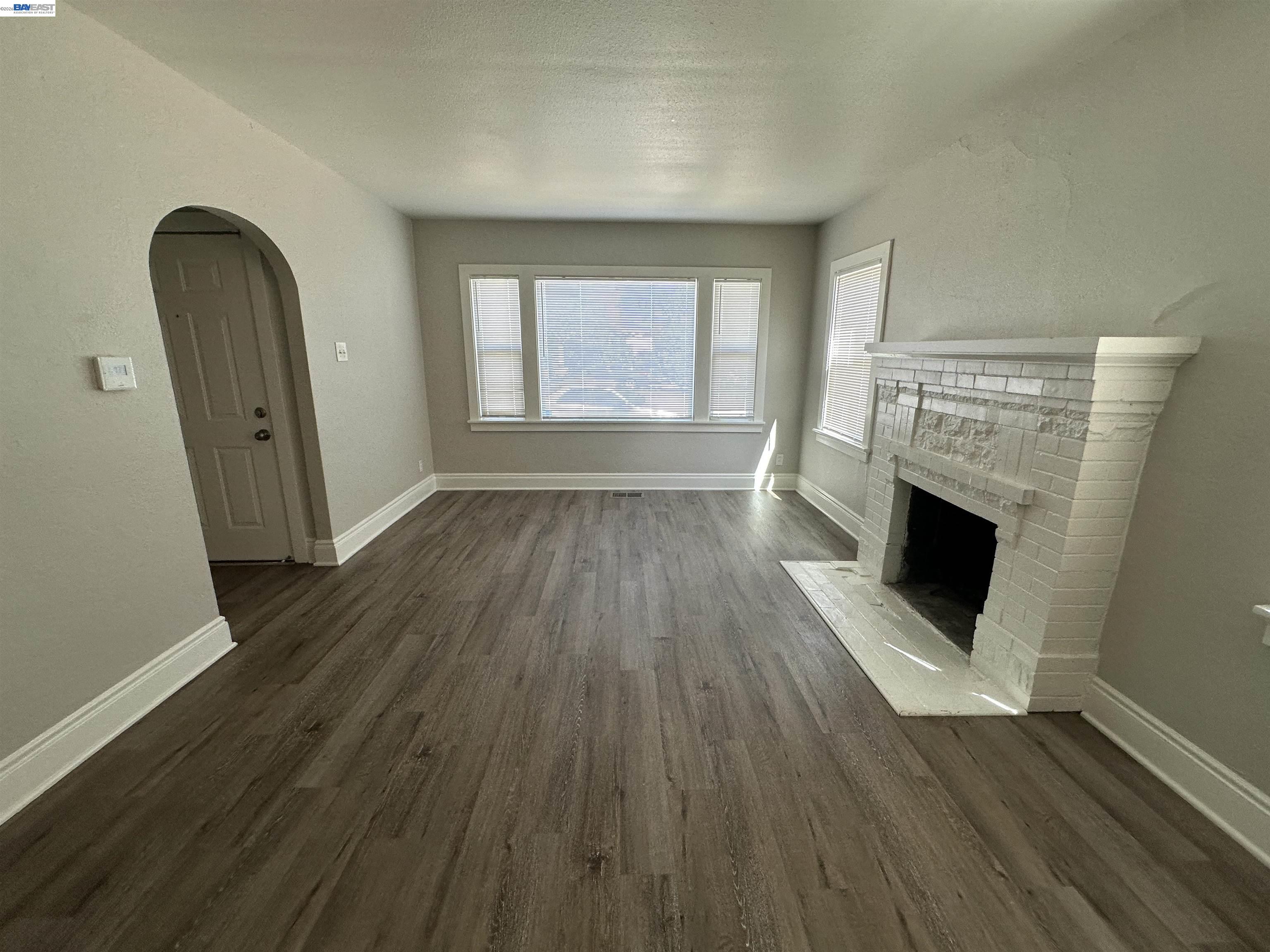 Detail Gallery Image 3 of 12 For 444 E 12th St, Pittsburg,  CA 94565 - 2 Beds | 1 Baths