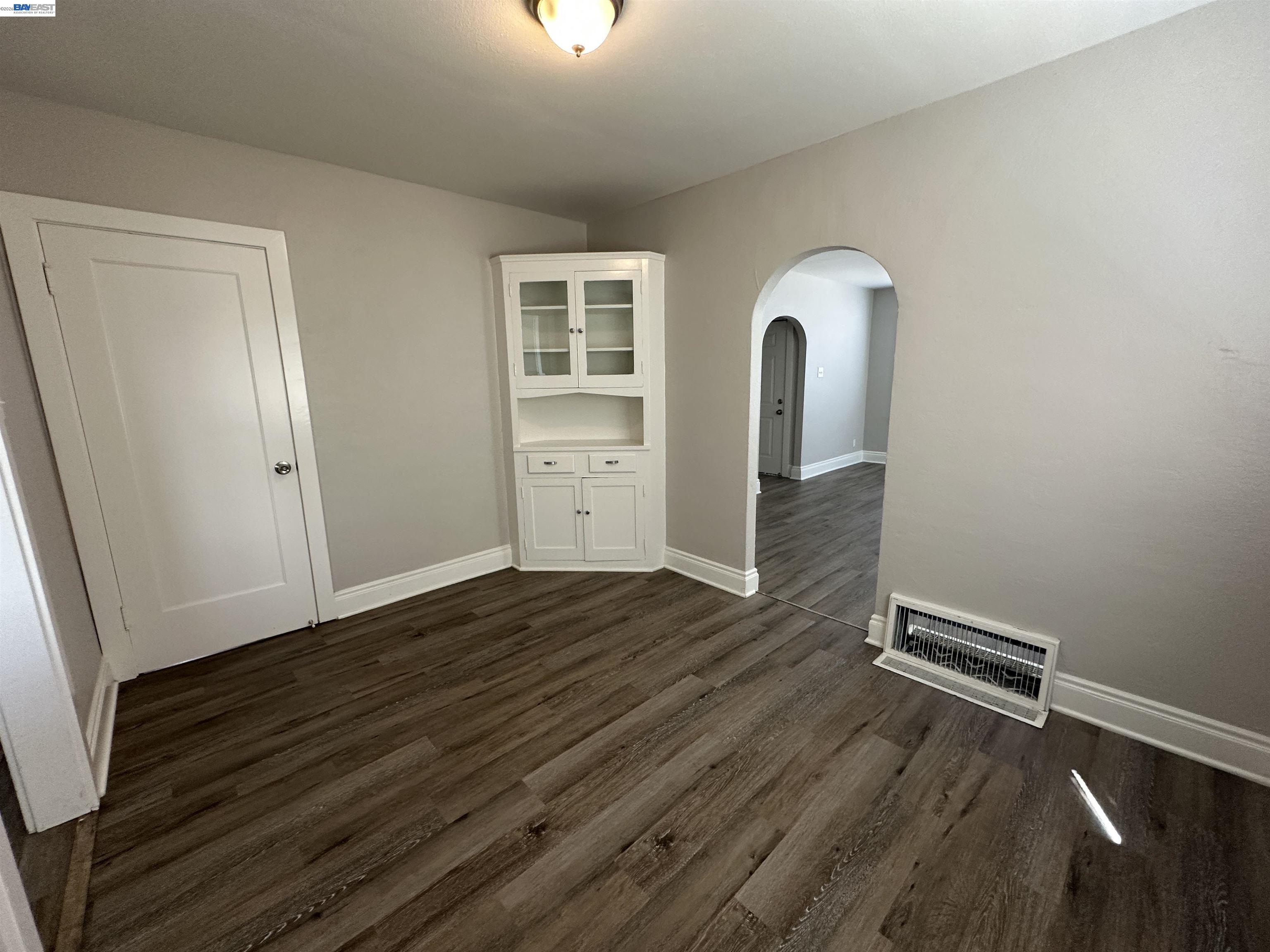 Detail Gallery Image 5 of 12 For 444 E 12th St, Pittsburg,  CA 94565 - 2 Beds | 1 Baths