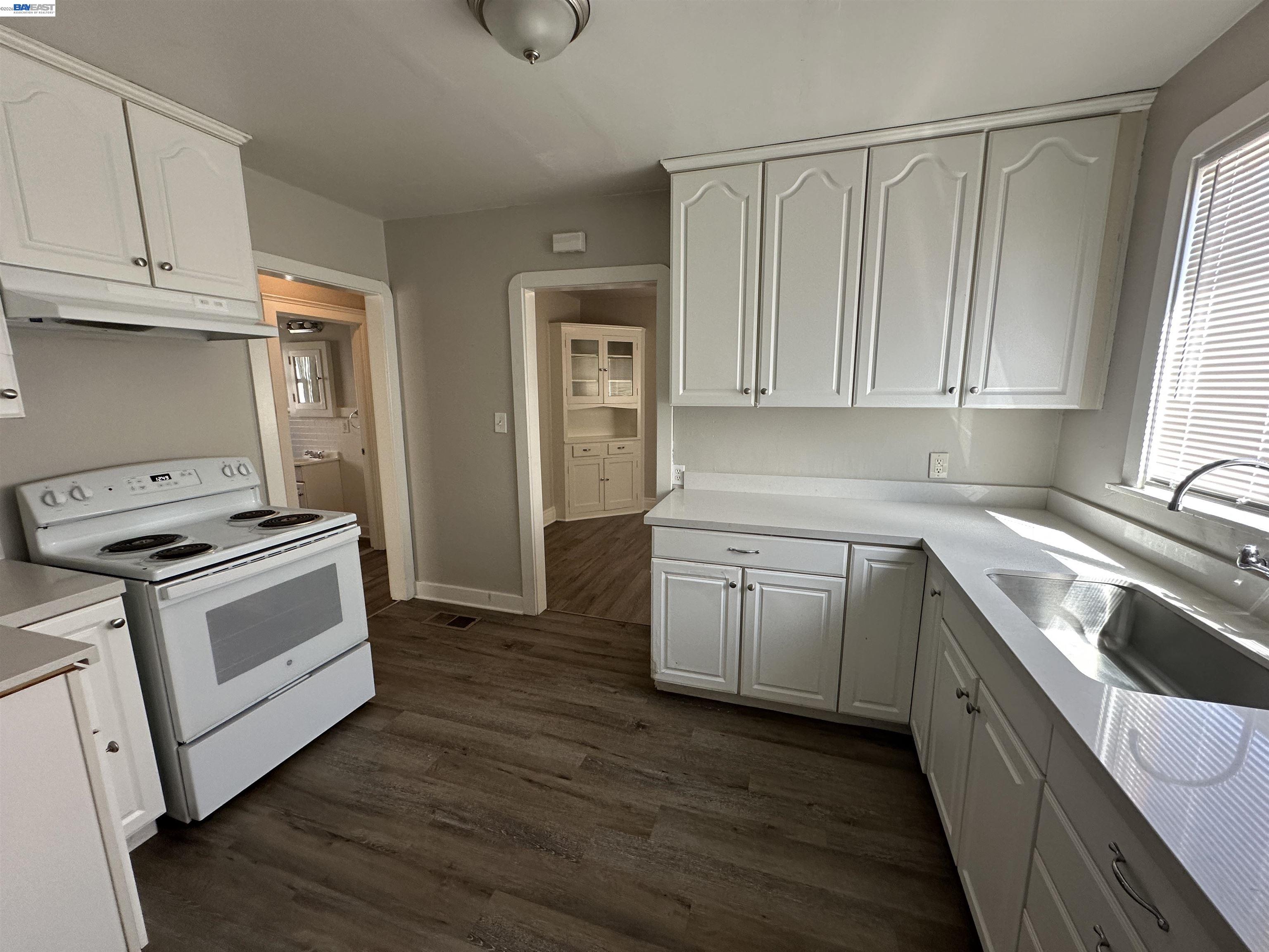 Detail Gallery Image 7 of 12 For 444 E 12th St, Pittsburg,  CA 94565 - 2 Beds | 1 Baths