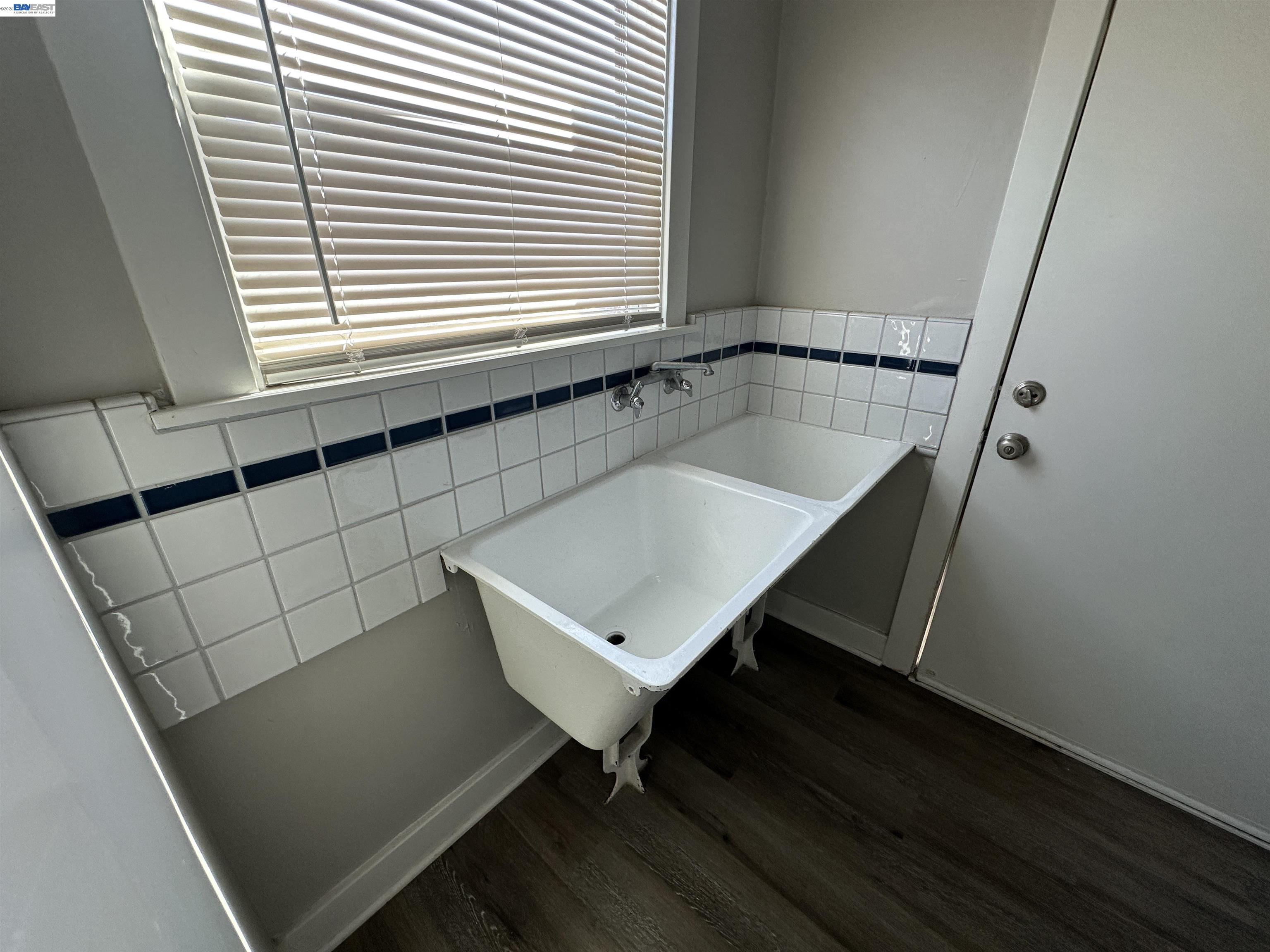 Detail Gallery Image 9 of 12 For 444 E 12th St, Pittsburg,  CA 94565 - 2 Beds | 1 Baths