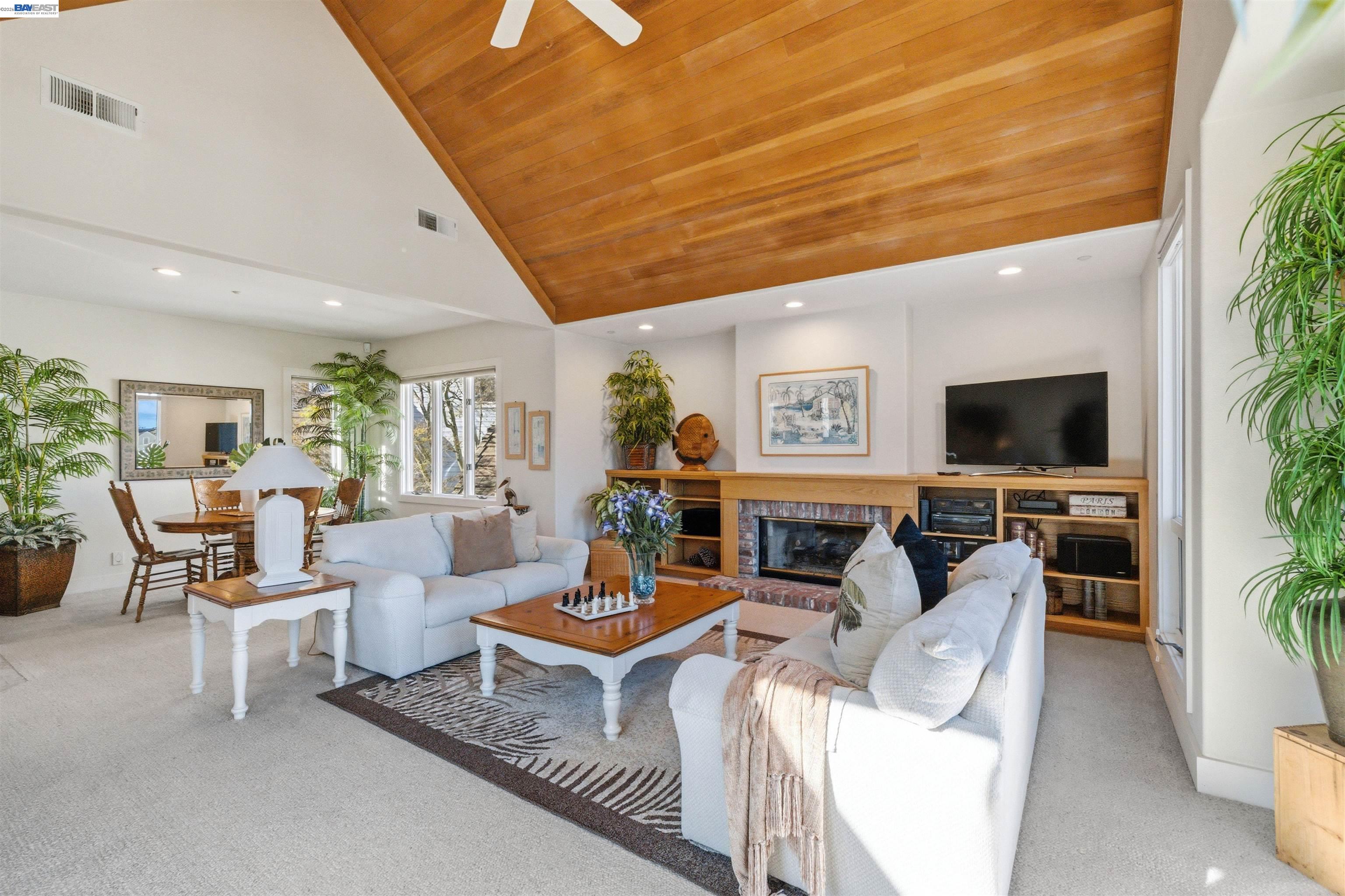 Detail Gallery Image 3 of 60 For 126 Frederick St, Santa Cruz,  CA 95062 - 3 Beds | 2 Baths