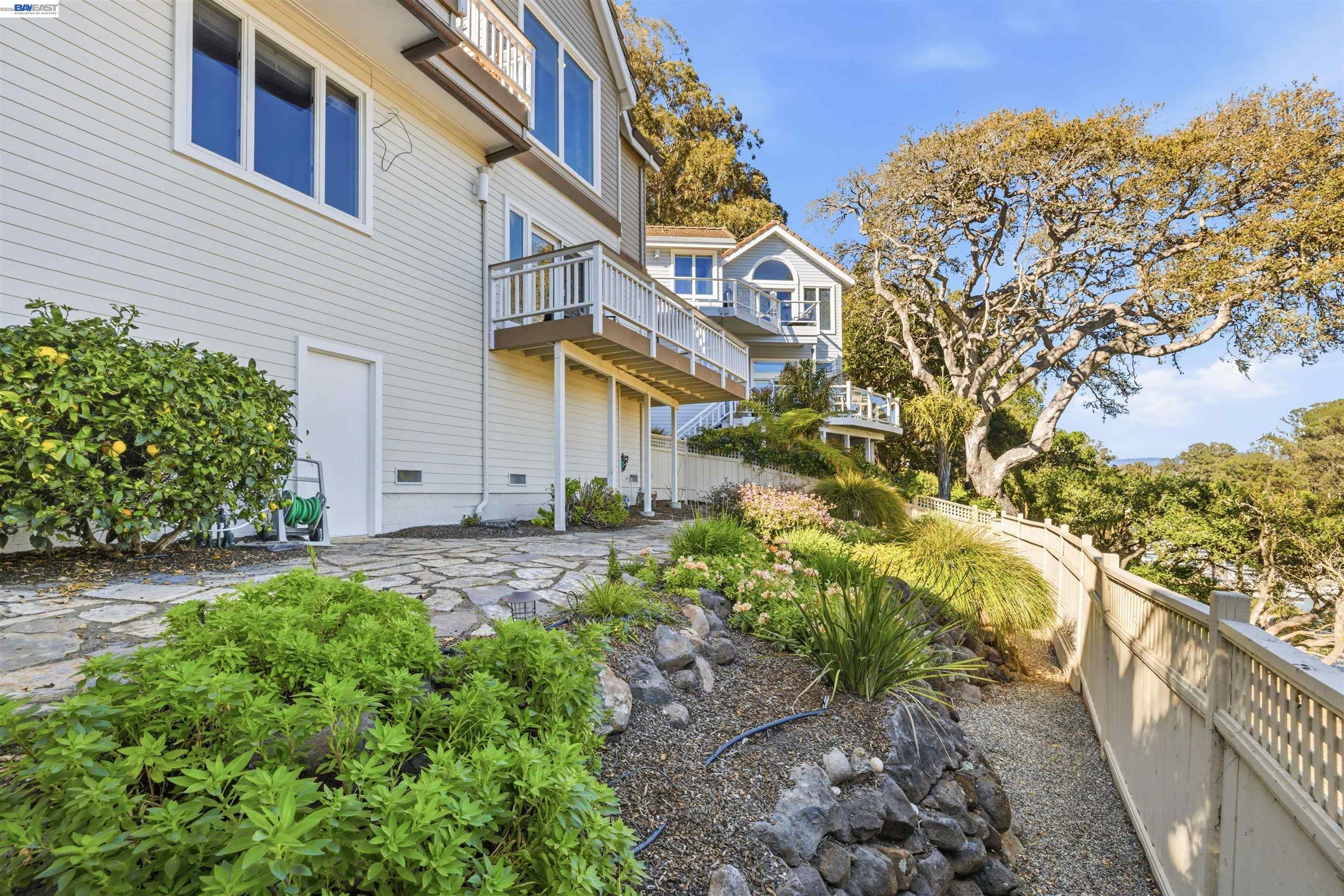 Detail Gallery Image 31 of 60 For 126 Frederick St, Santa Cruz,  CA 95062 - 3 Beds | 2 Baths