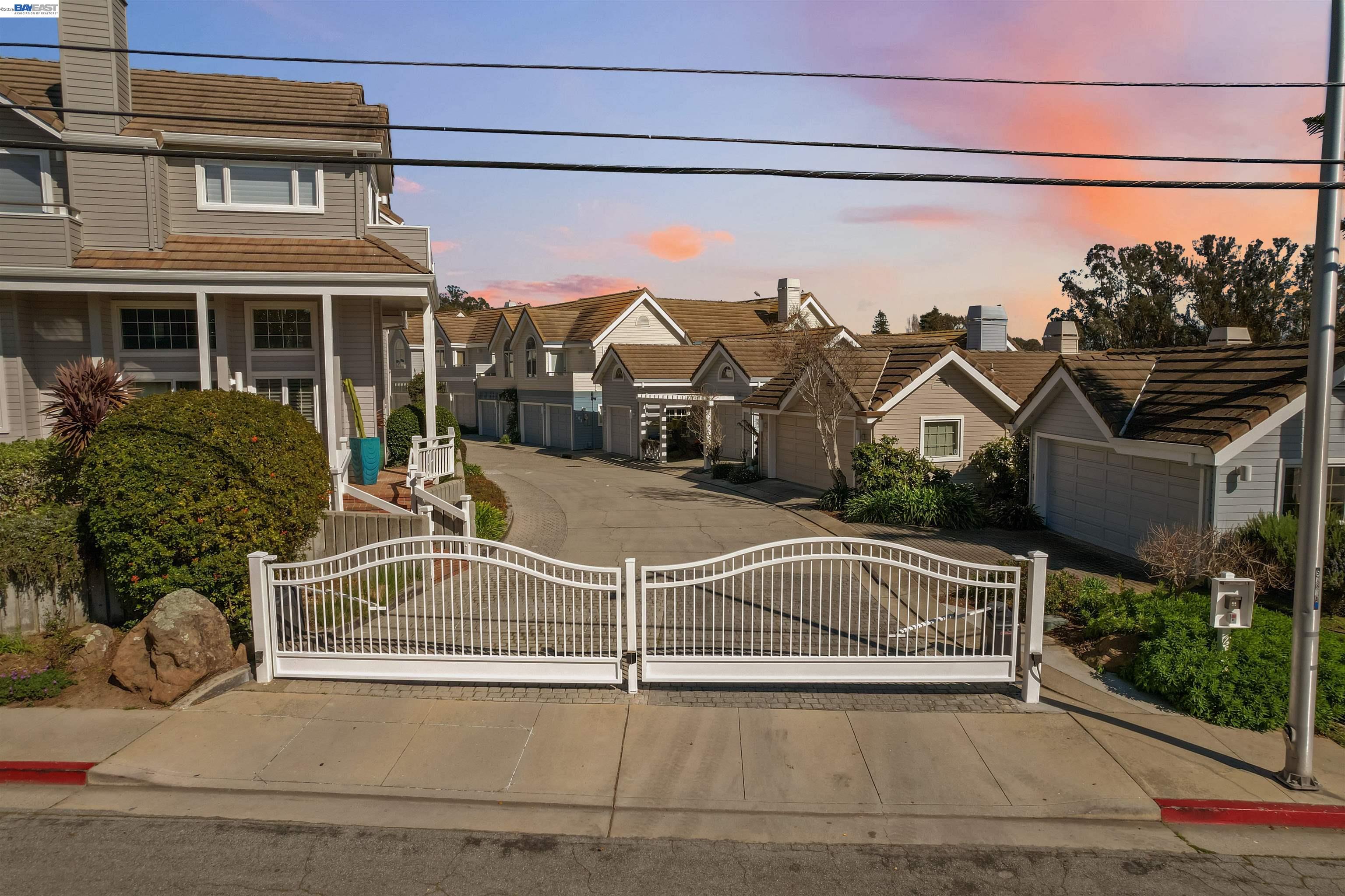 Detail Gallery Image 58 of 60 For 126 Frederick St, Santa Cruz,  CA 95062 - 3 Beds | 2 Baths