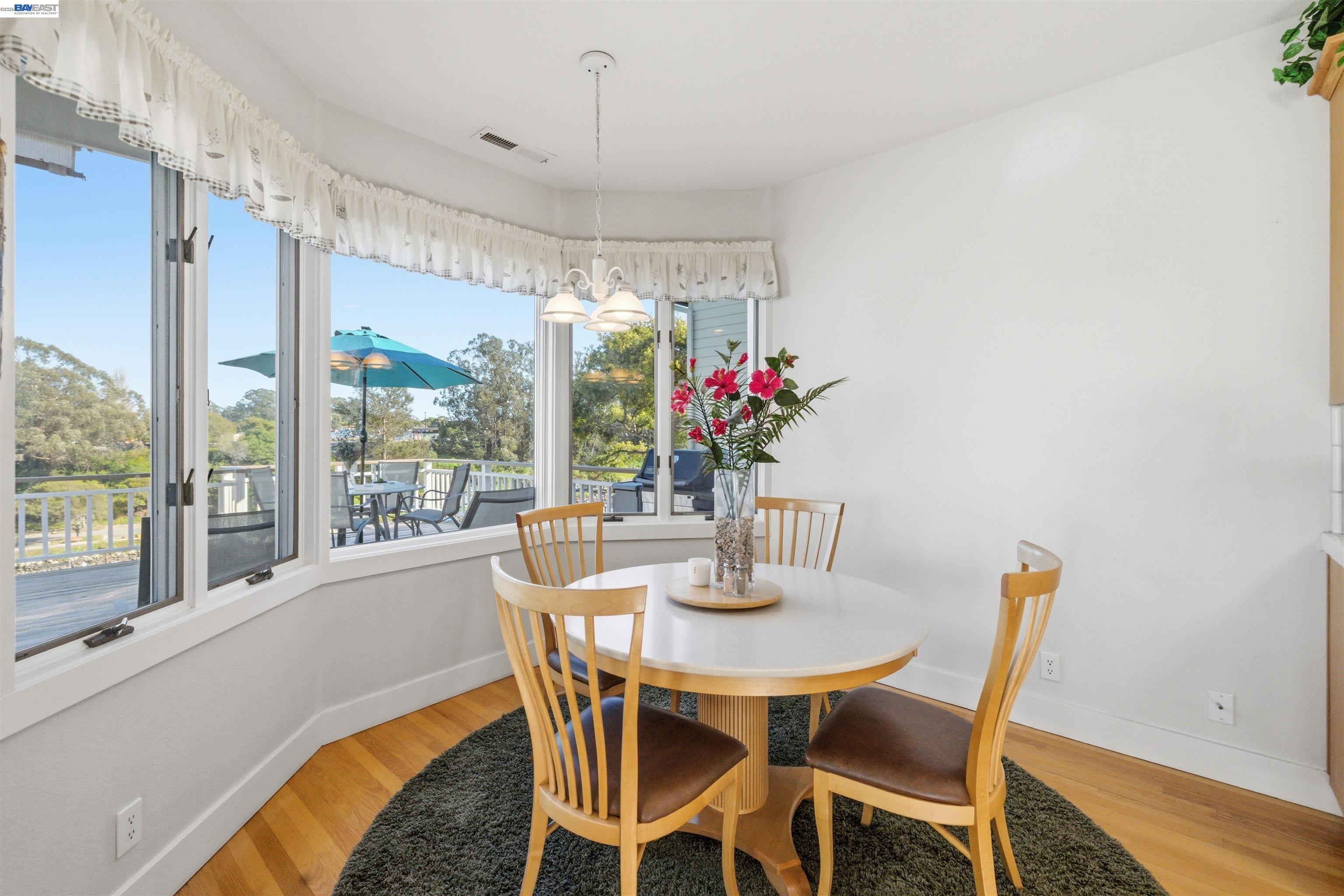 Detail Gallery Image 7 of 60 For 126 Frederick St, Santa Cruz,  CA 95062 - 3 Beds | 2 Baths