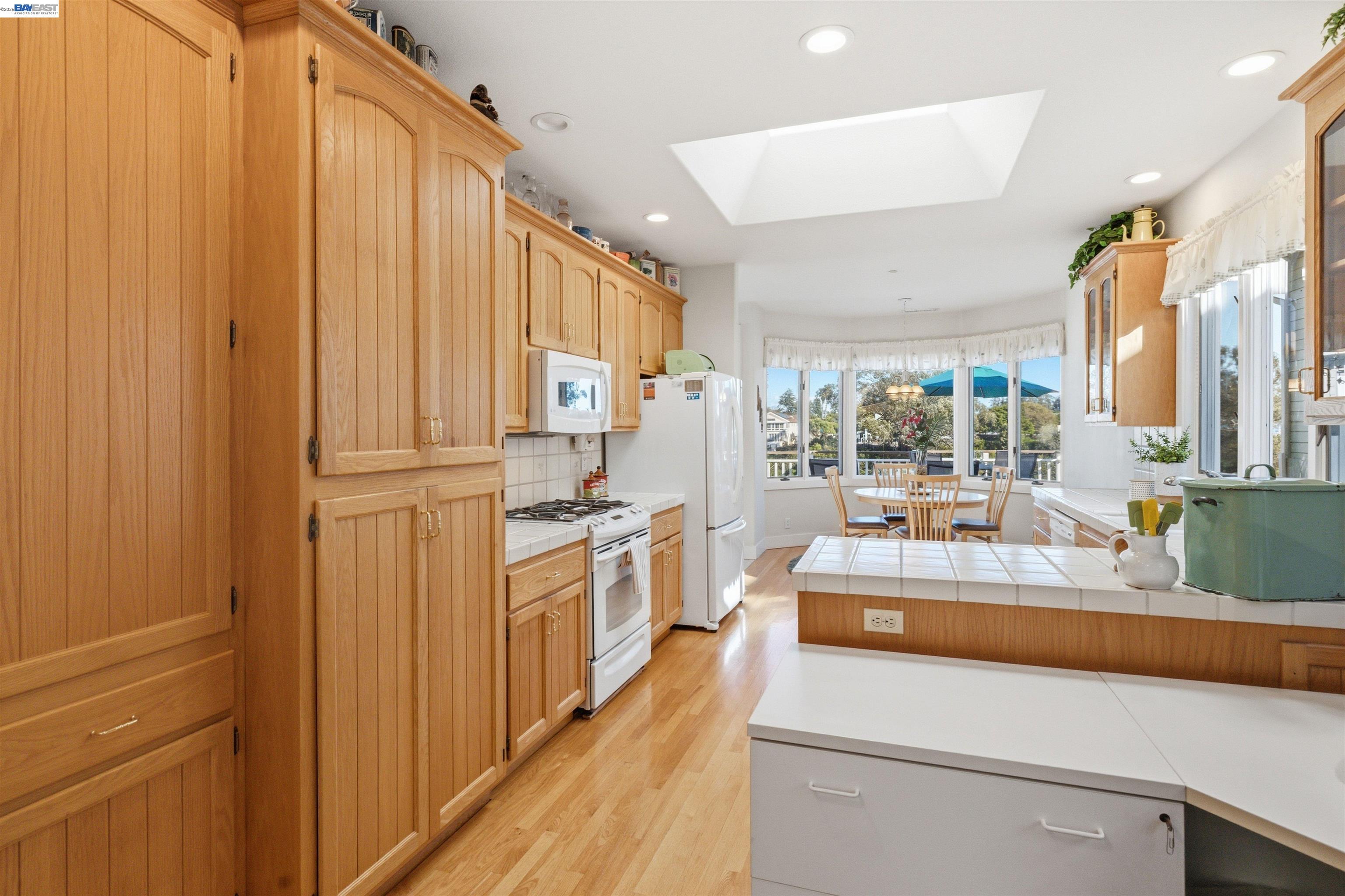 Detail Gallery Image 10 of 60 For 126 Frederick St, Santa Cruz,  CA 95062 - 3 Beds | 2 Baths