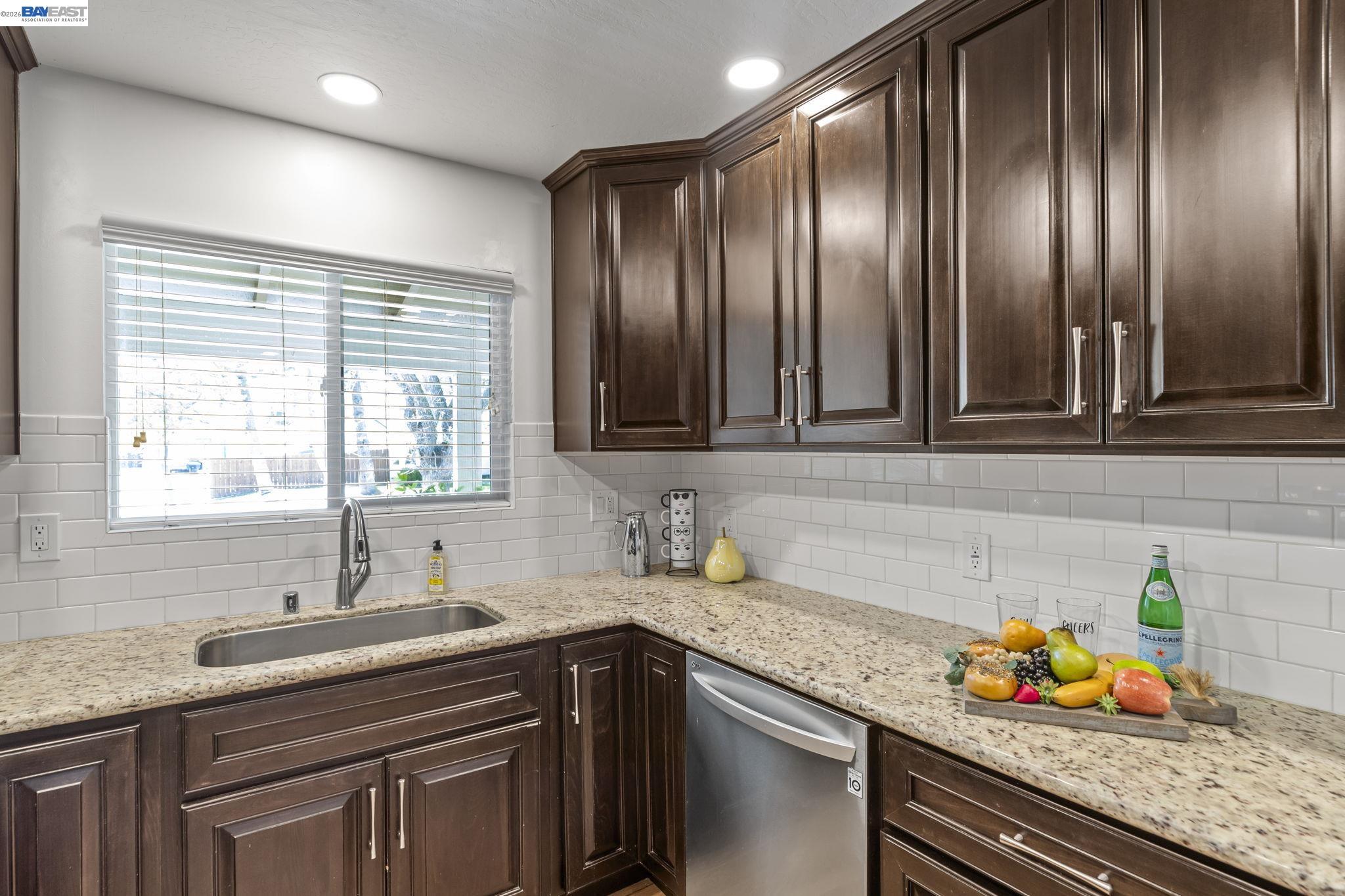 Detail Gallery Image 17 of 49 For 4253 Dorman Rd, Pleasanton,  CA 94588 - 3 Beds | 2 Baths