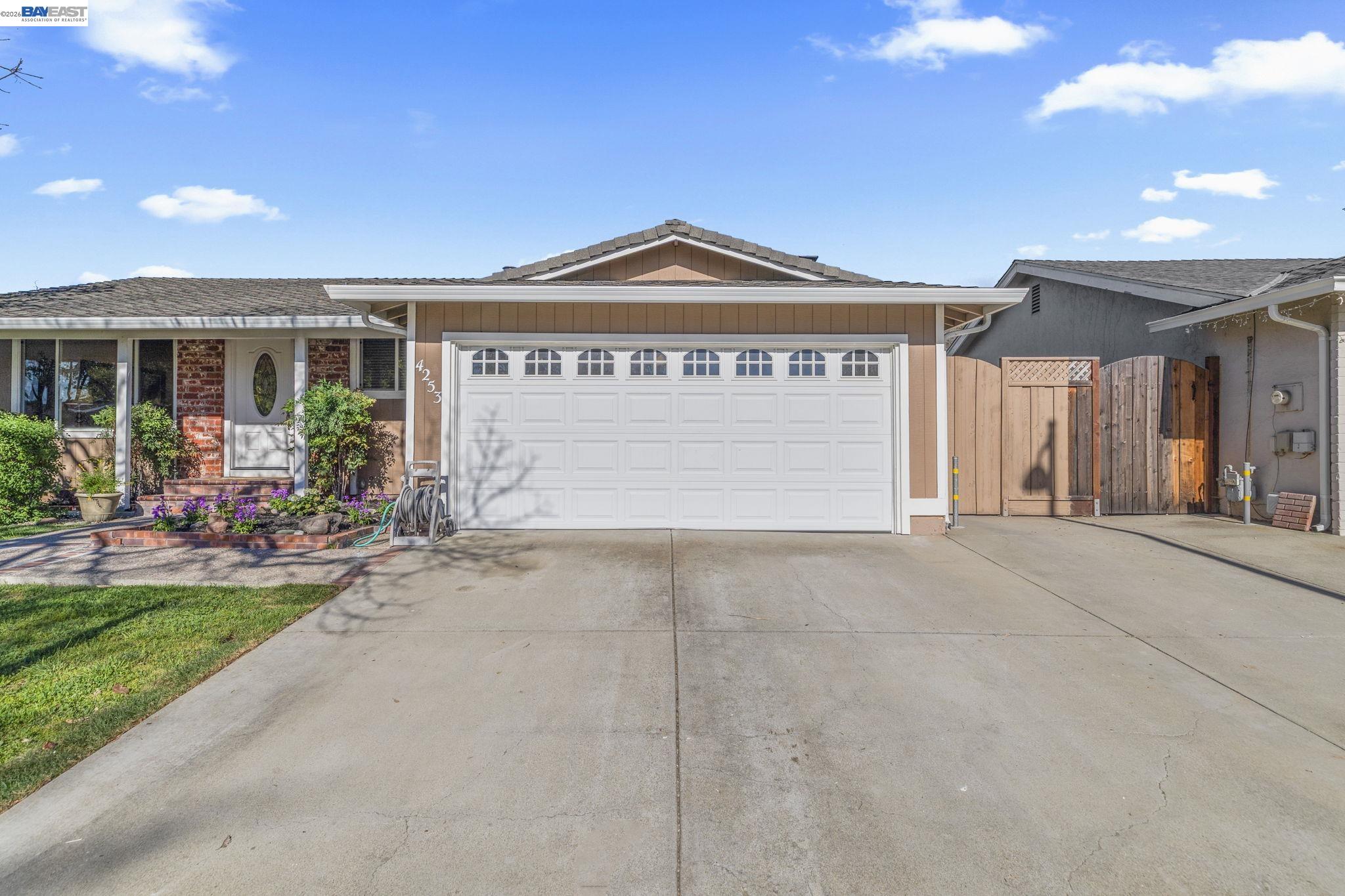 Detail Gallery Image 4 of 49 For 4253 Dorman Rd, Pleasanton,  CA 94588 - 3 Beds | 2 Baths