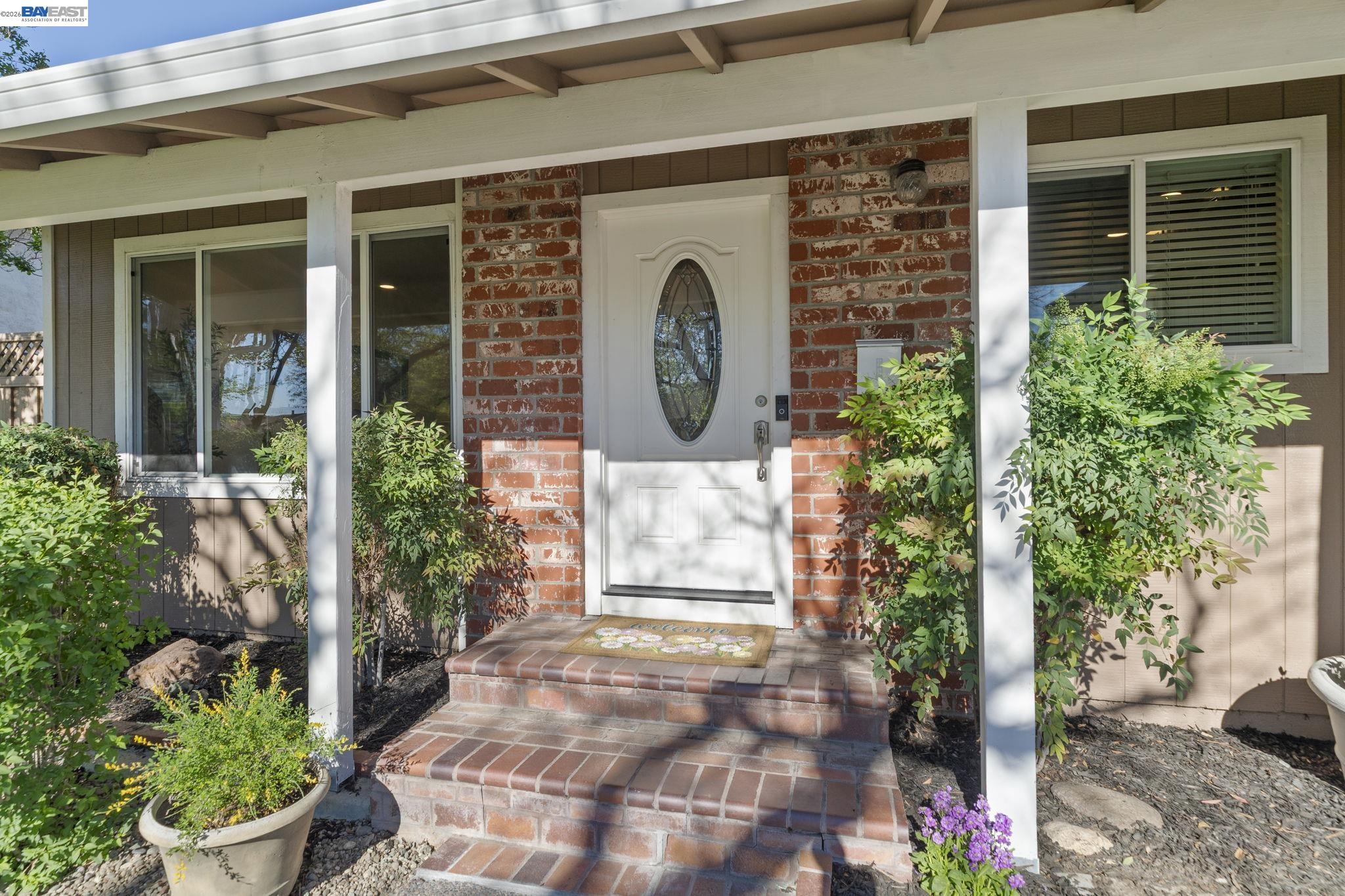 Detail Gallery Image 6 of 49 For 4253 Dorman Rd, Pleasanton,  CA 94588 - 3 Beds | 2 Baths