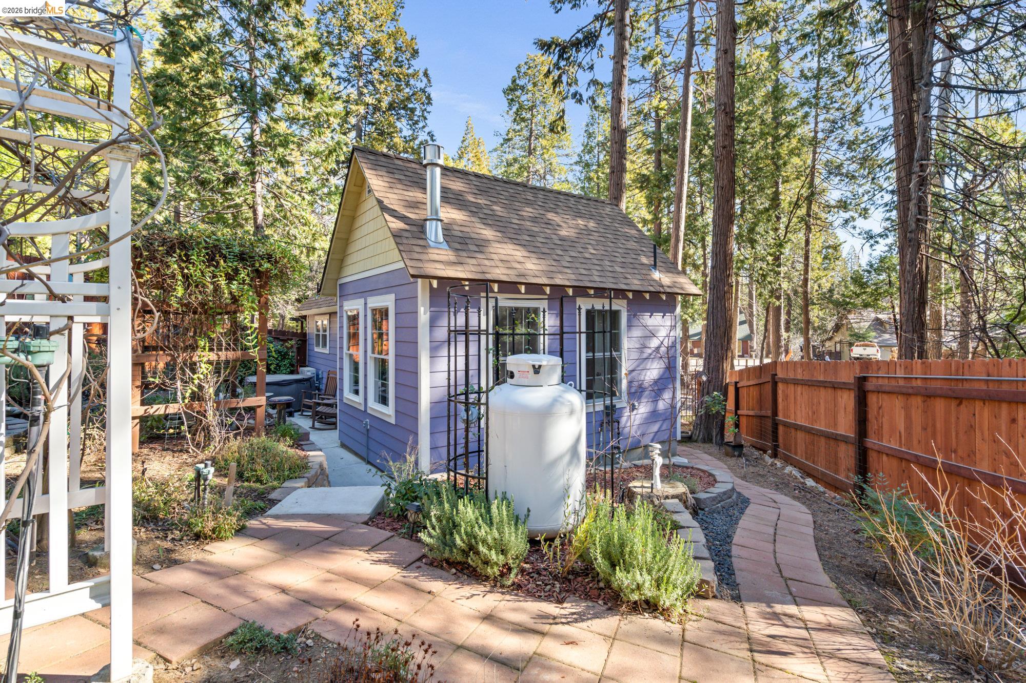 Detail Gallery Image 26 of 44 For 22860 Fuller Rd, Twain Harte,  CA 95383 - 2 Beds | 1/1 Baths