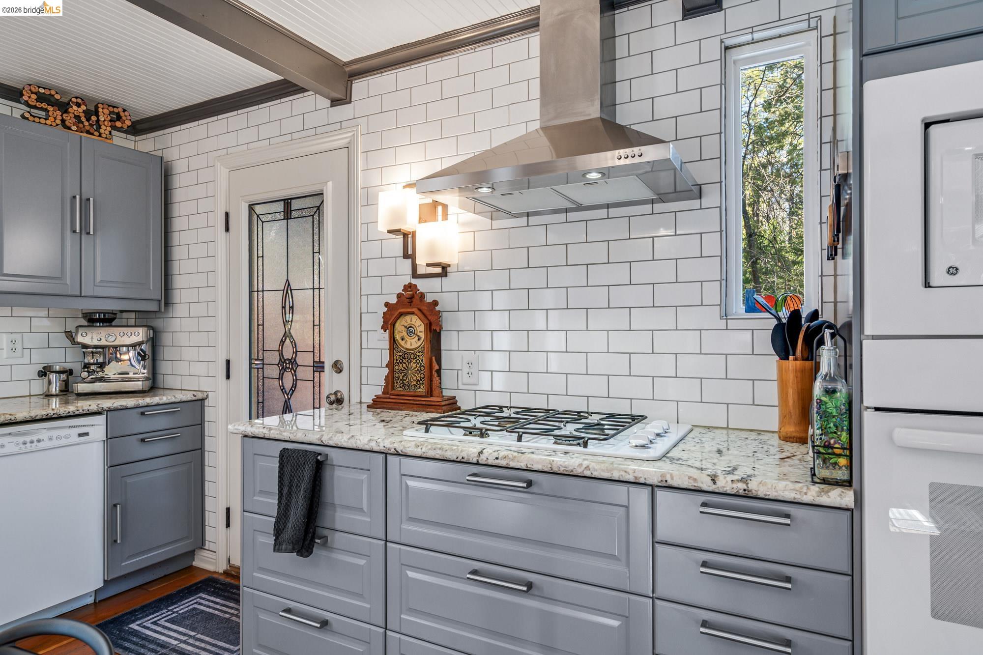 Detail Gallery Image 6 of 44 For 22860 Fuller Rd, Twain Harte,  CA 95383 - 2 Beds | 1/1 Baths