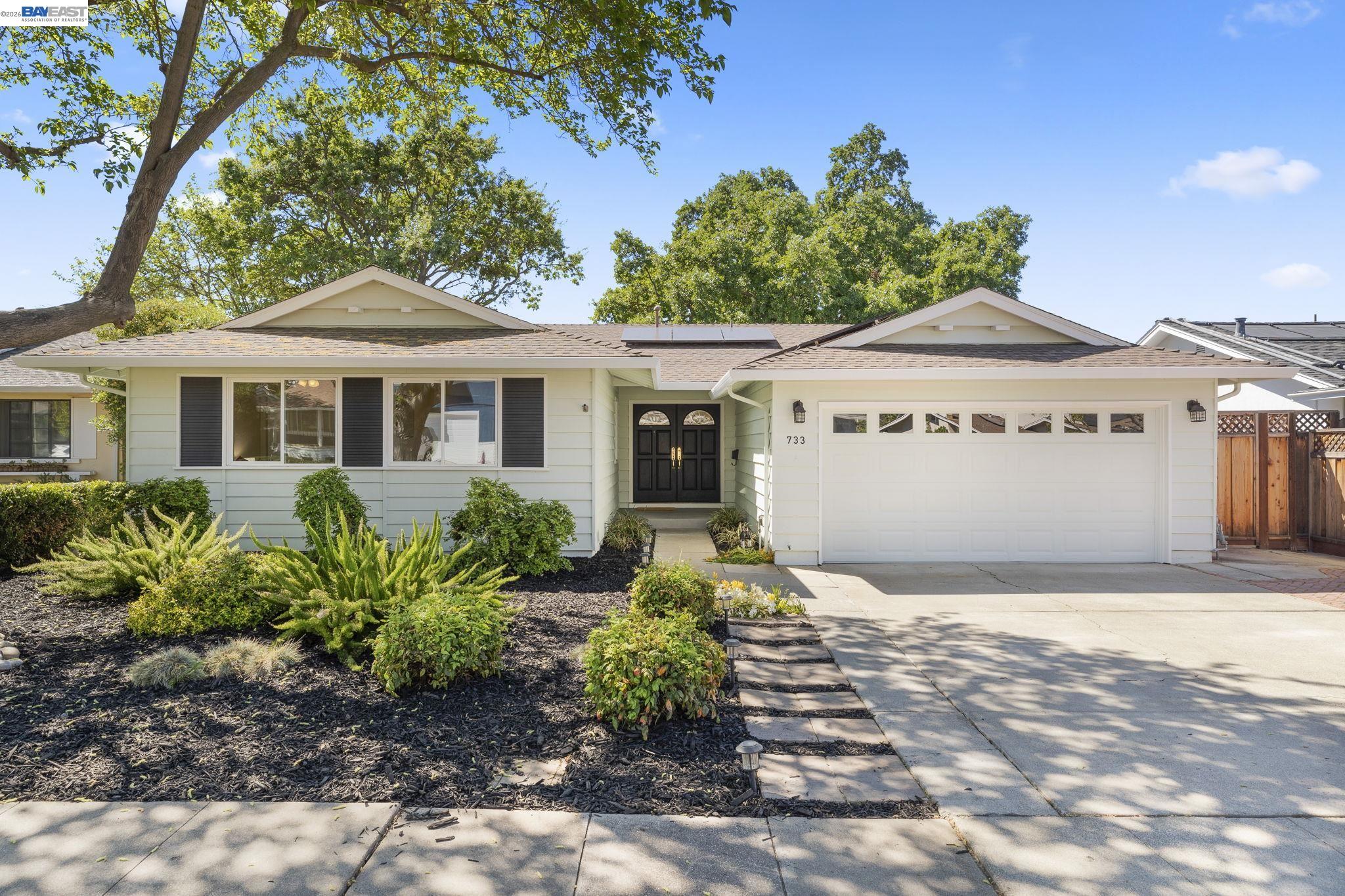 Detail Gallery Image 2 of 47 For 733 Mayview Way, Livermore,  CA 94550 - 5 Beds | 2 Baths