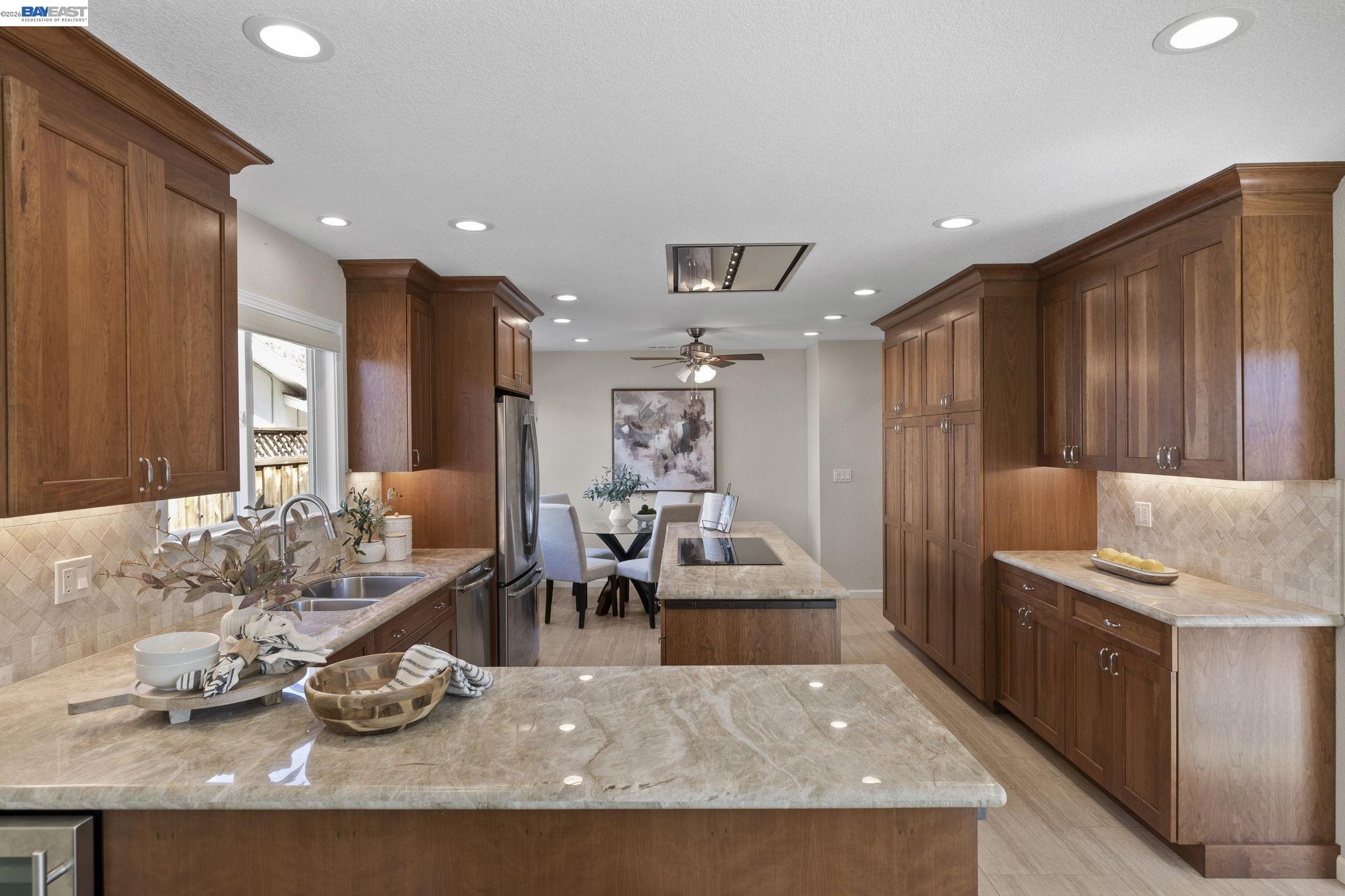 Detail Gallery Image 11 of 47 For 733 Mayview Way, Livermore,  CA 94550 - 5 Beds | 2 Baths