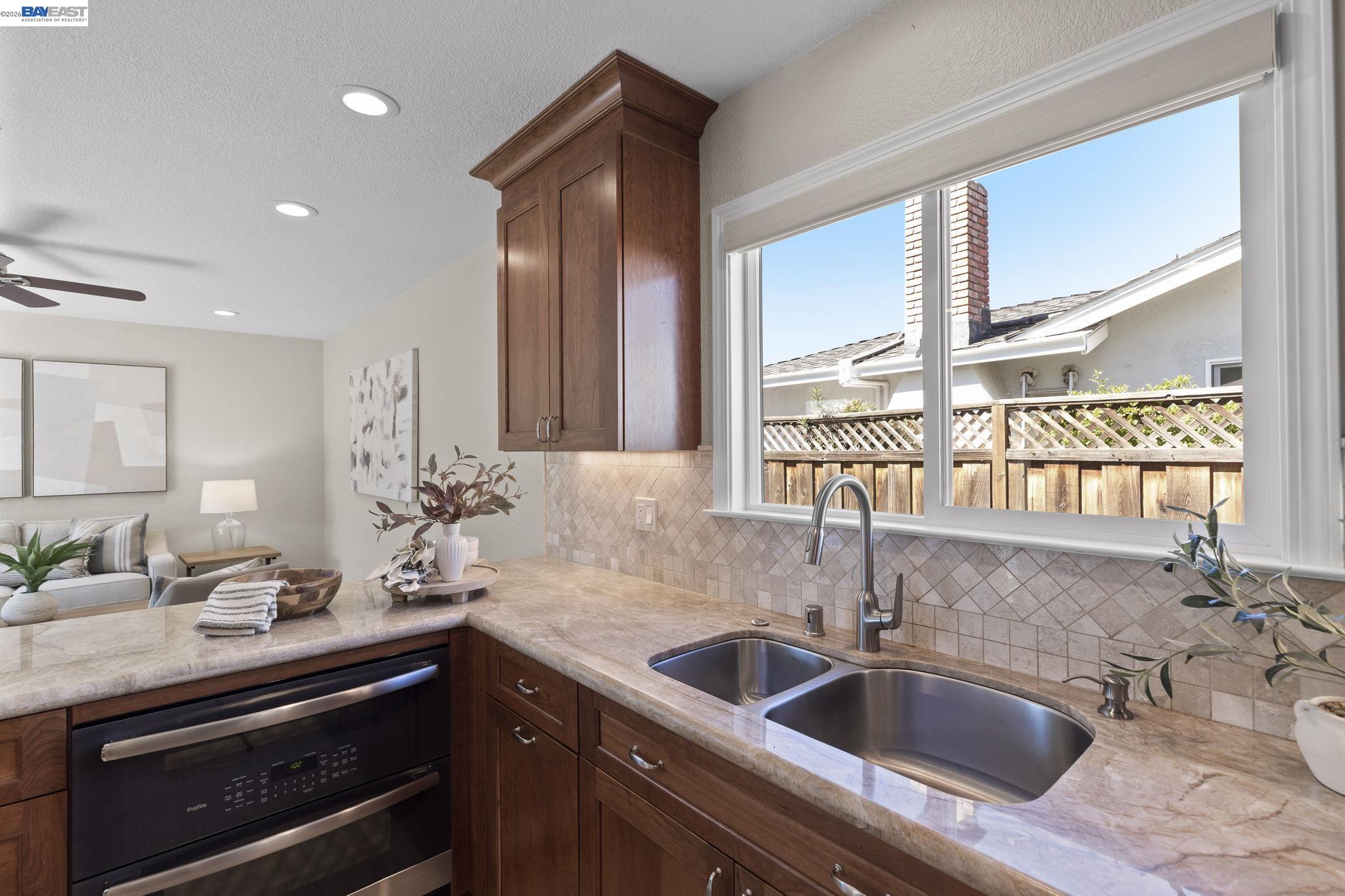 Detail Gallery Image 13 of 47 For 733 Mayview Way, Livermore,  CA 94550 - 5 Beds | 2 Baths