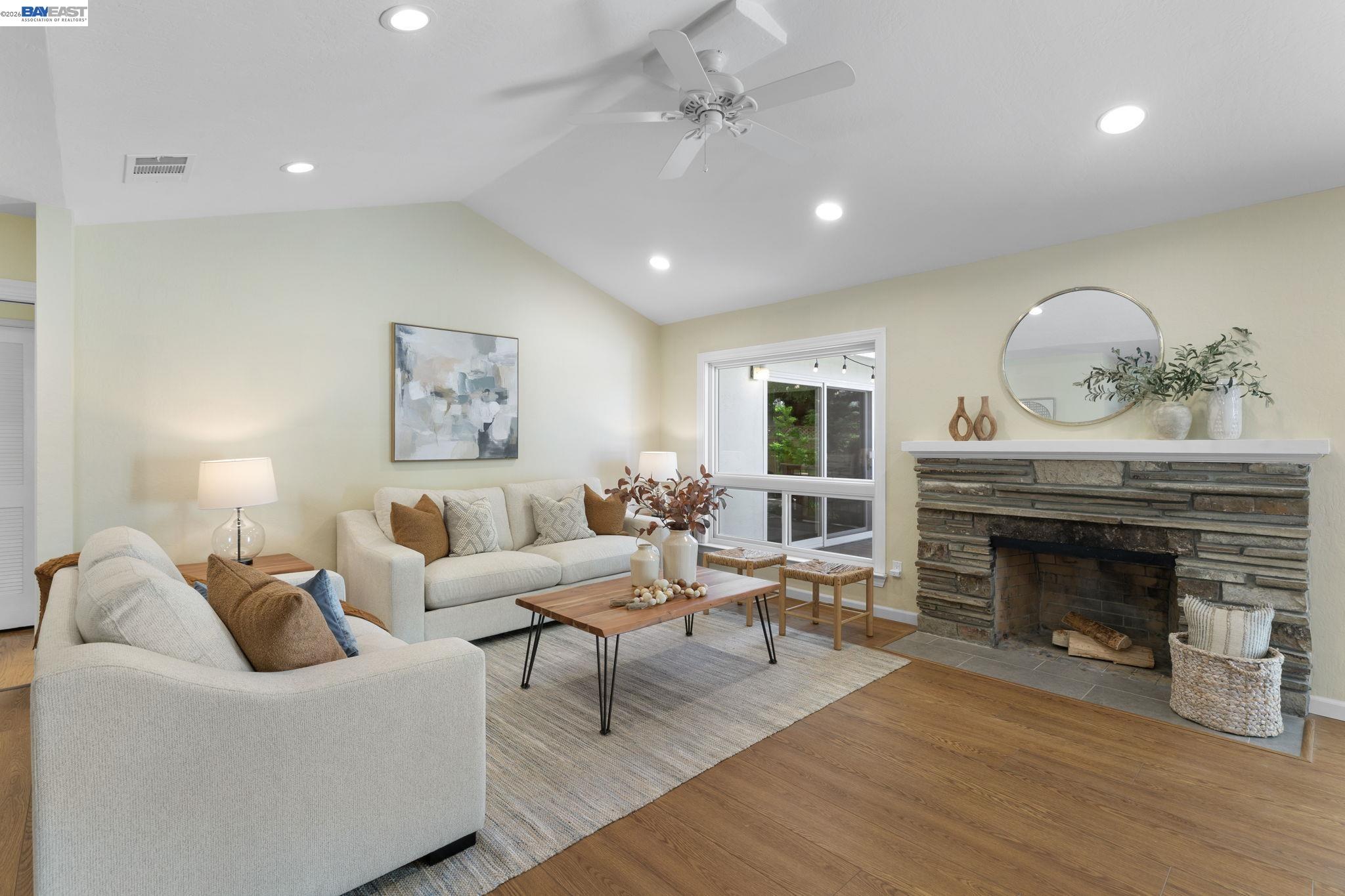 Detail Gallery Image 5 of 47 For 733 Mayview Way, Livermore,  CA 94550 - 5 Beds | 2 Baths