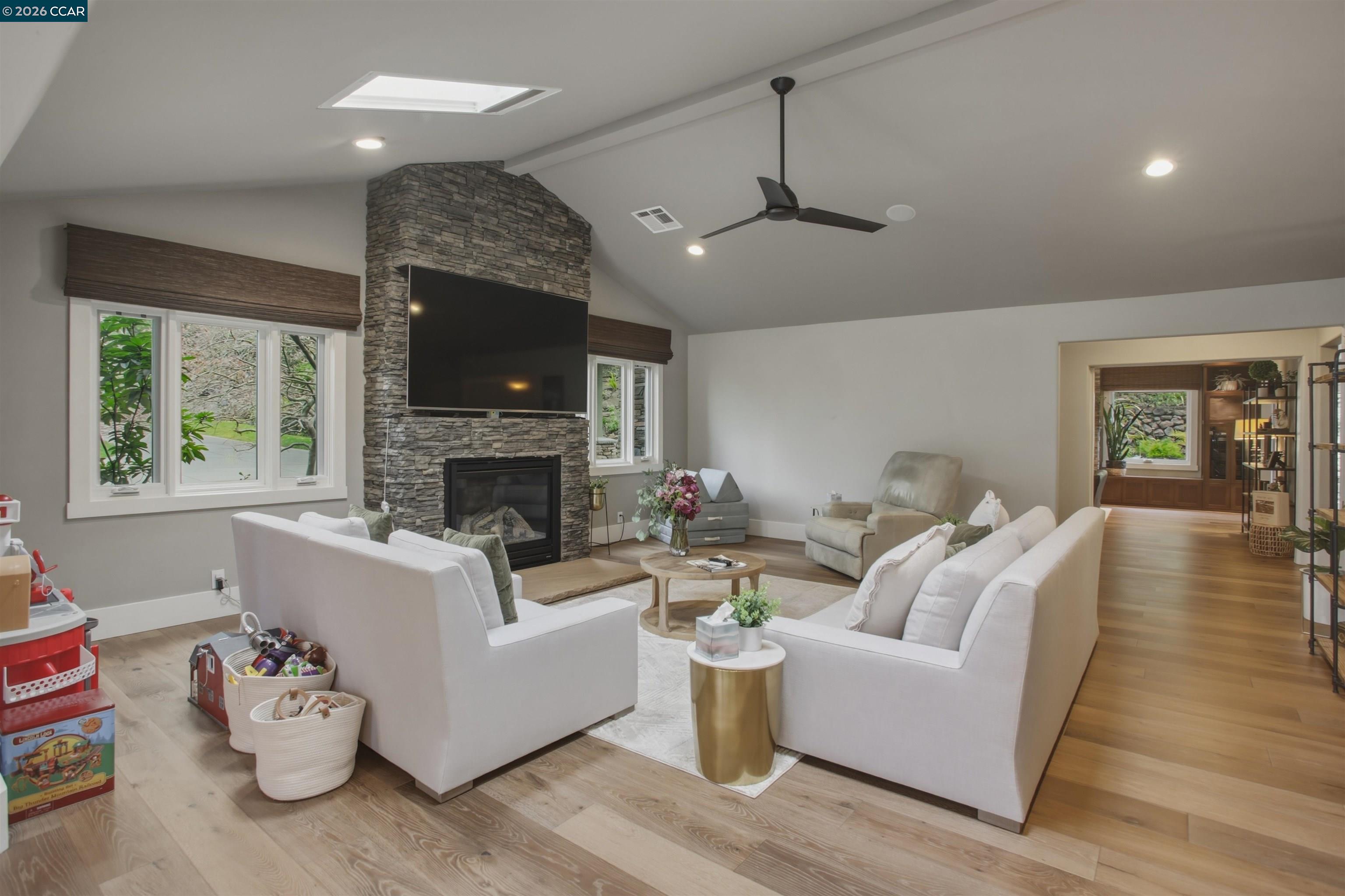 Detail Gallery Image 15 of 35 For 181 Alegra Ln, Walnut Creek,  CA 94598 - 6 Beds | 5/1 Baths