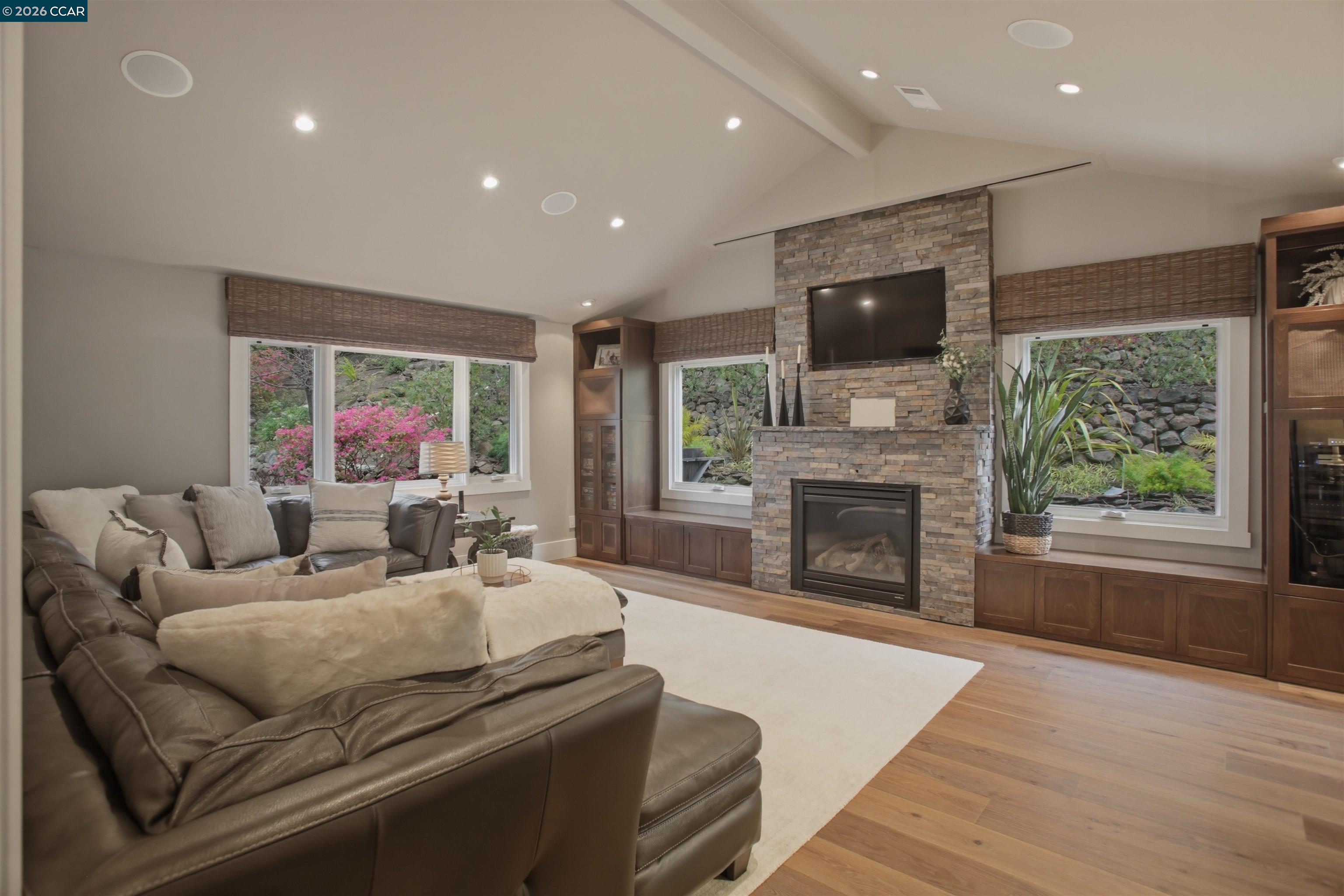 Detail Gallery Image 3 of 35 For 181 Alegra Ln, Walnut Creek,  CA 94598 - 6 Beds | 5/1 Baths