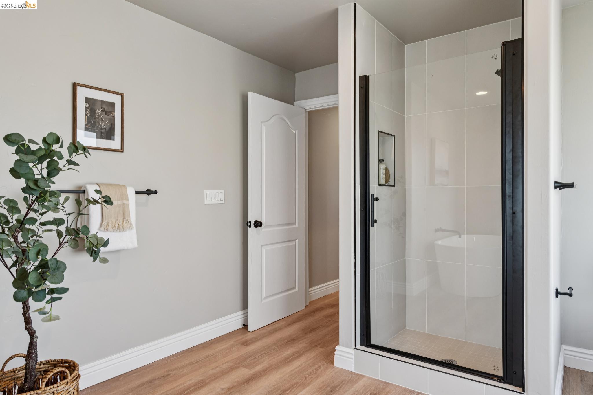 Detail Gallery Image 17 of 46 For 312 Golden Gate Ave, Richmond,  CA 94801 - 6 Beds | 4 Baths