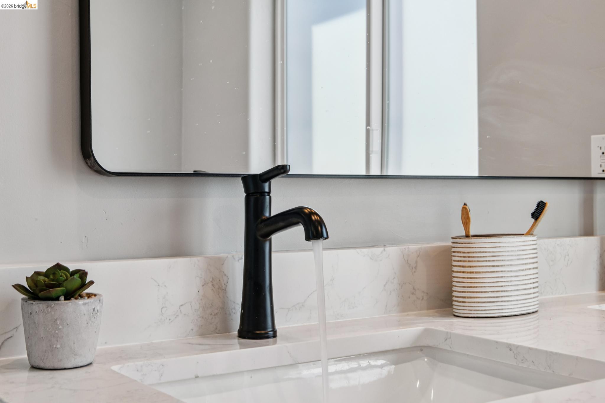 Detail Gallery Image 19 of 46 For 312 Golden Gate Ave, Richmond,  CA 94801 - 6 Beds | 4 Baths