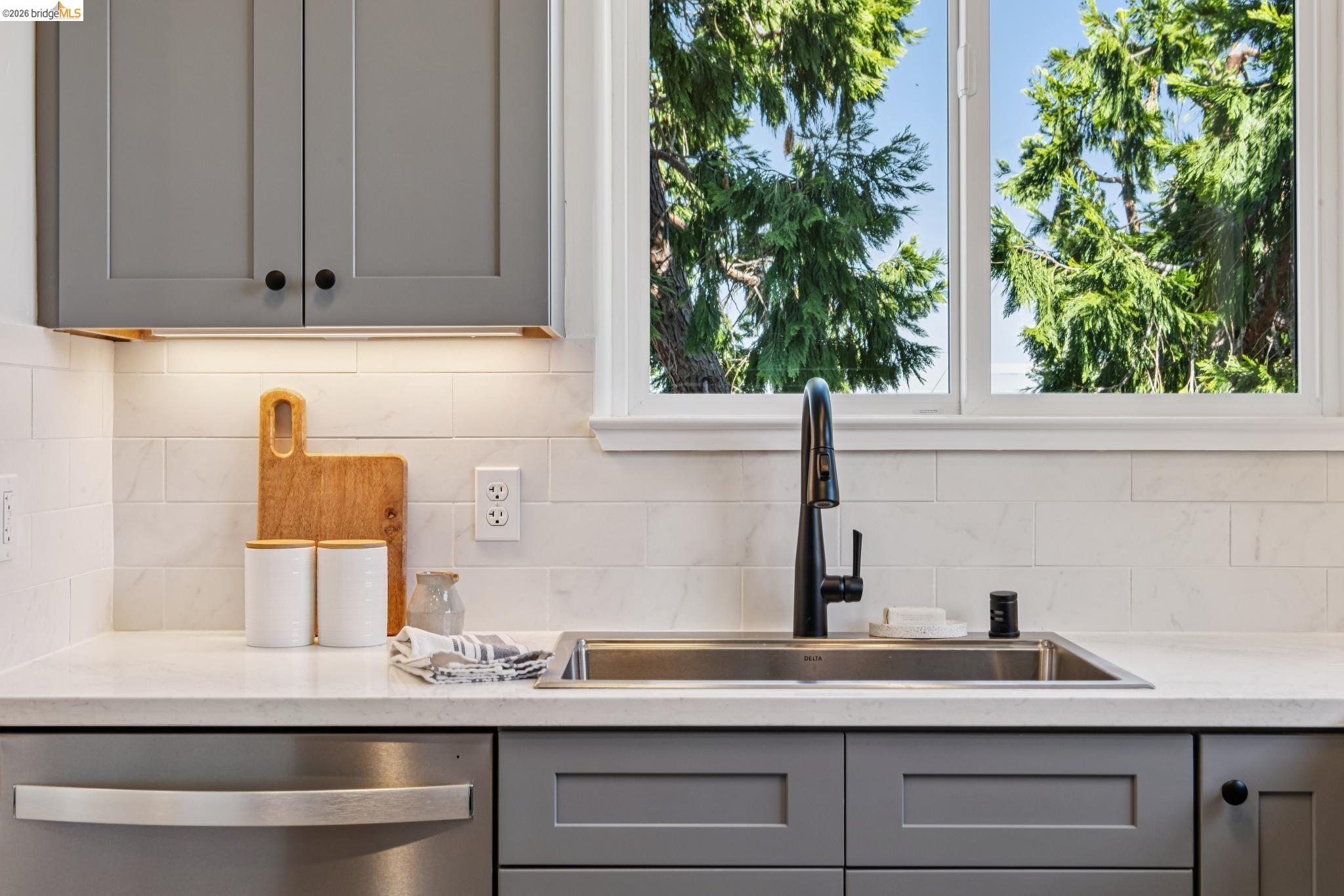 Detail Gallery Image 35 of 46 For 312 Golden Gate Ave, Richmond,  CA 94801 - 6 Beds | 4 Baths