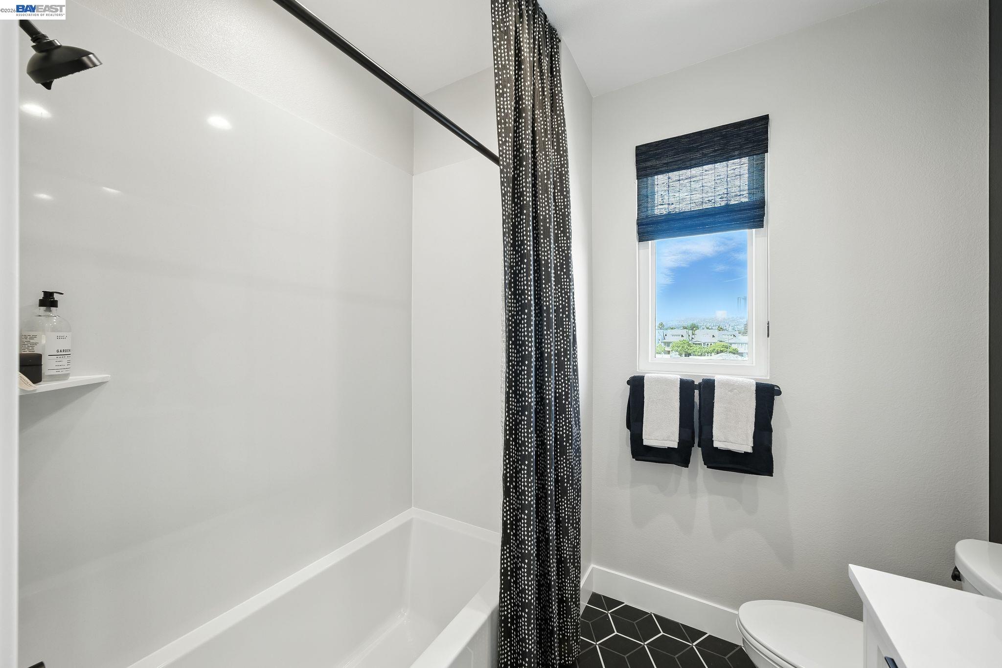 Photo #24: 41128494 Listing: Photo #24