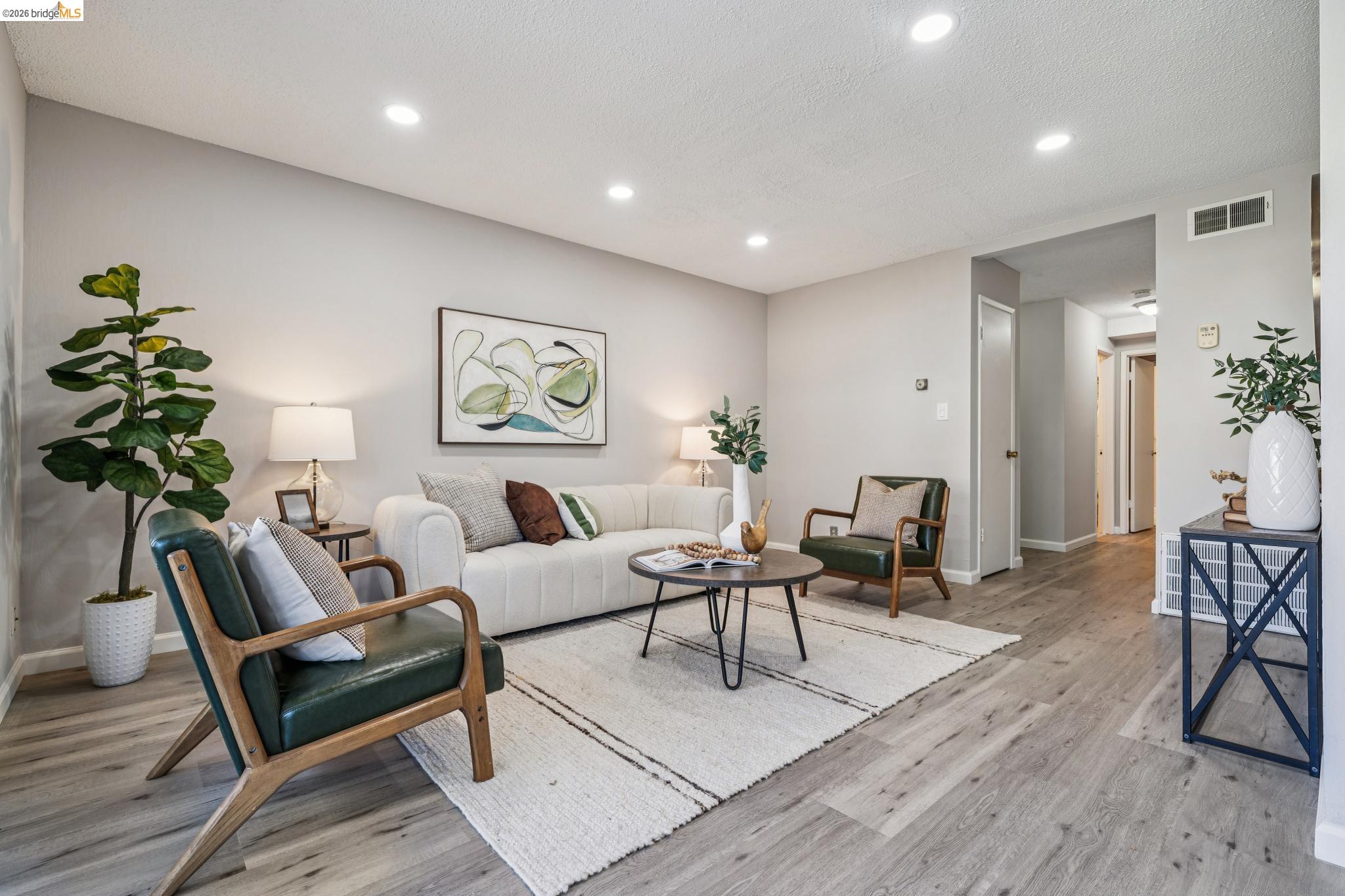 Photo #3: 41128495 Listing: Photo #3