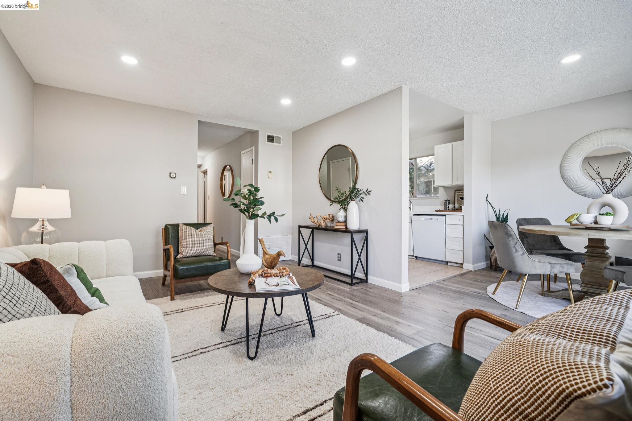 Photo #6: 41128495 Listing: Photo #6