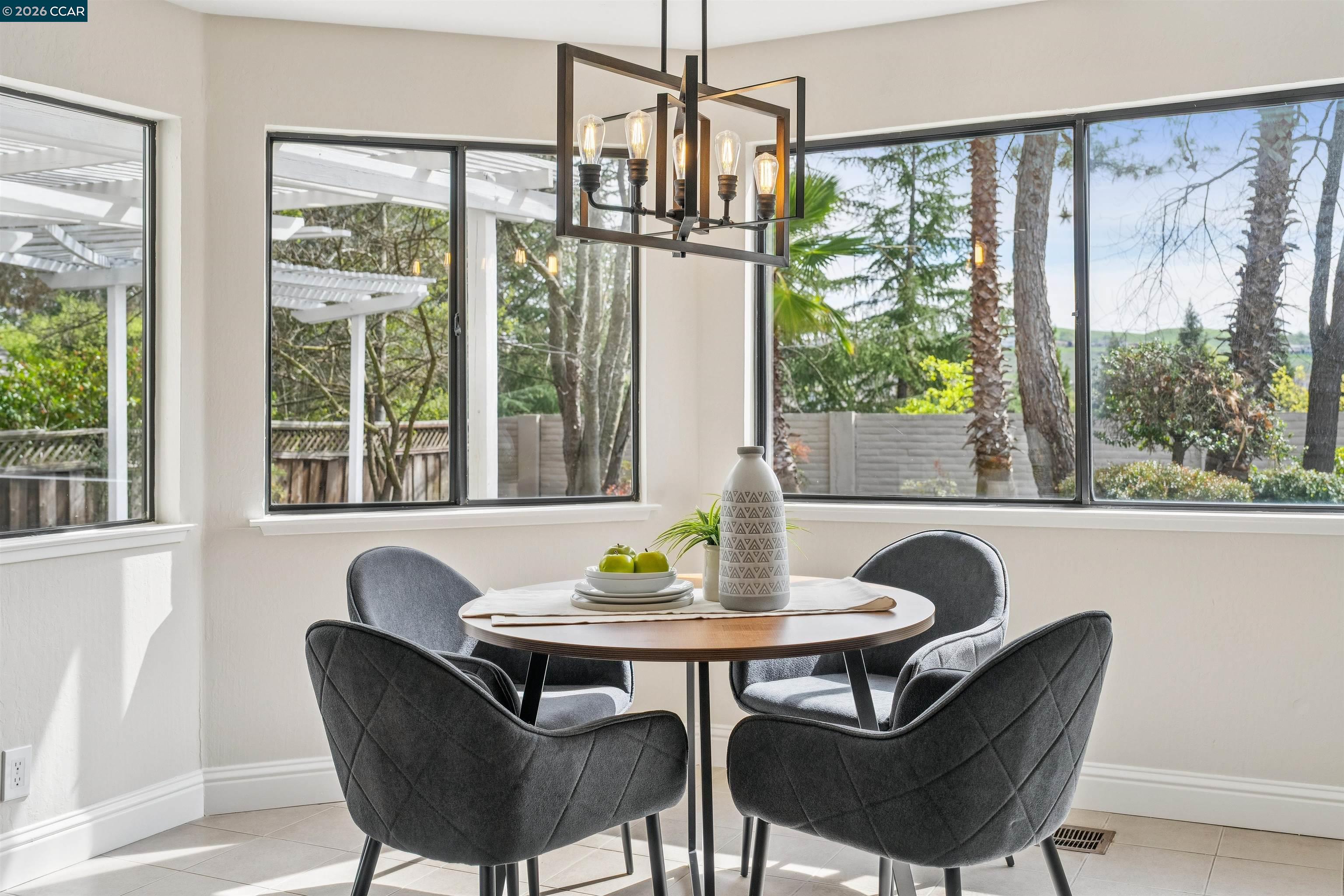 Detail Gallery Image 18 of 60 For 140 Cottonwood Ln, Danville,  CA 94506 - 5 Beds | 3 Baths