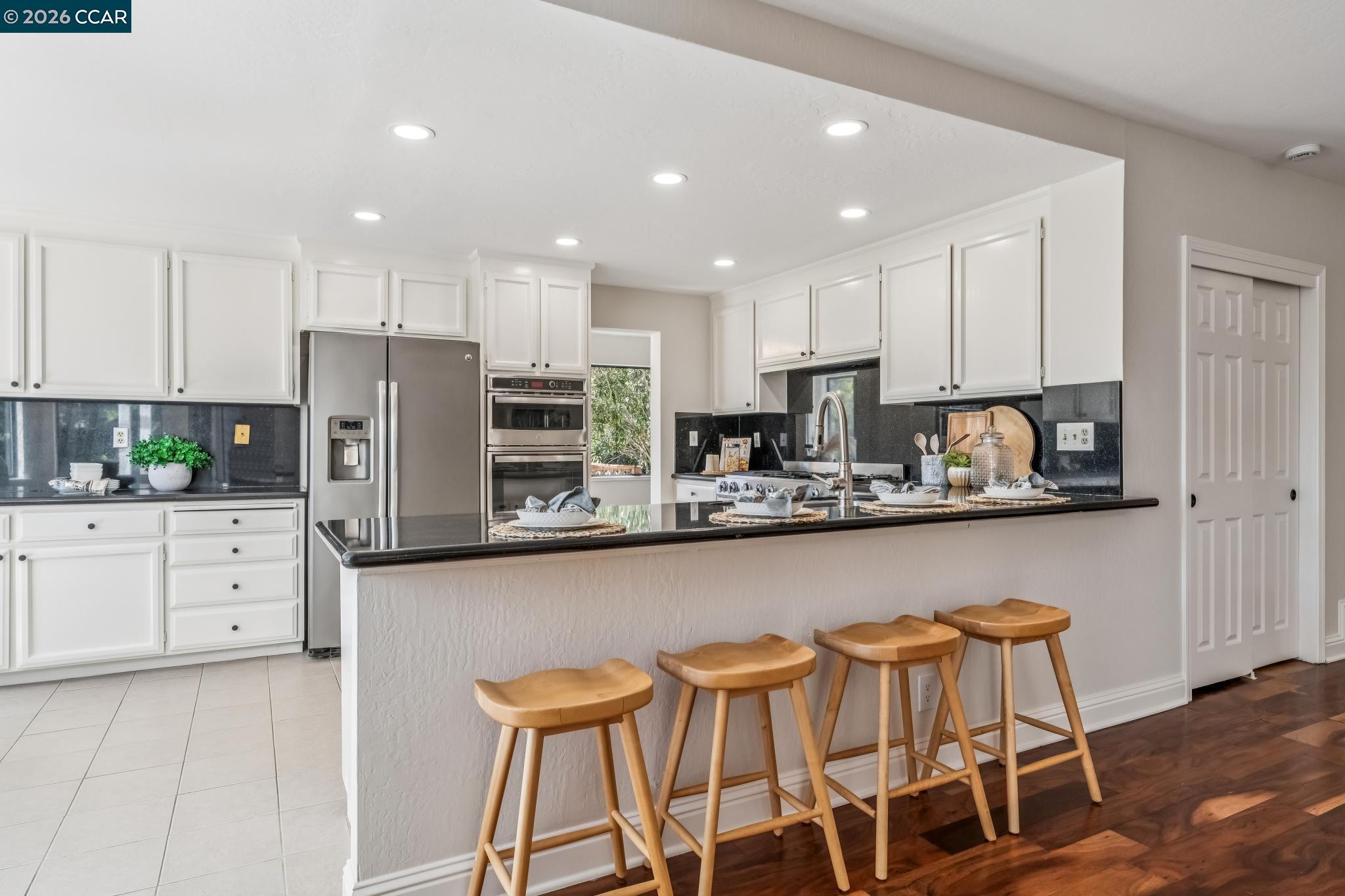 Detail Gallery Image 21 of 60 For 140 Cottonwood Ln, Danville,  CA 94506 - 5 Beds | 3 Baths