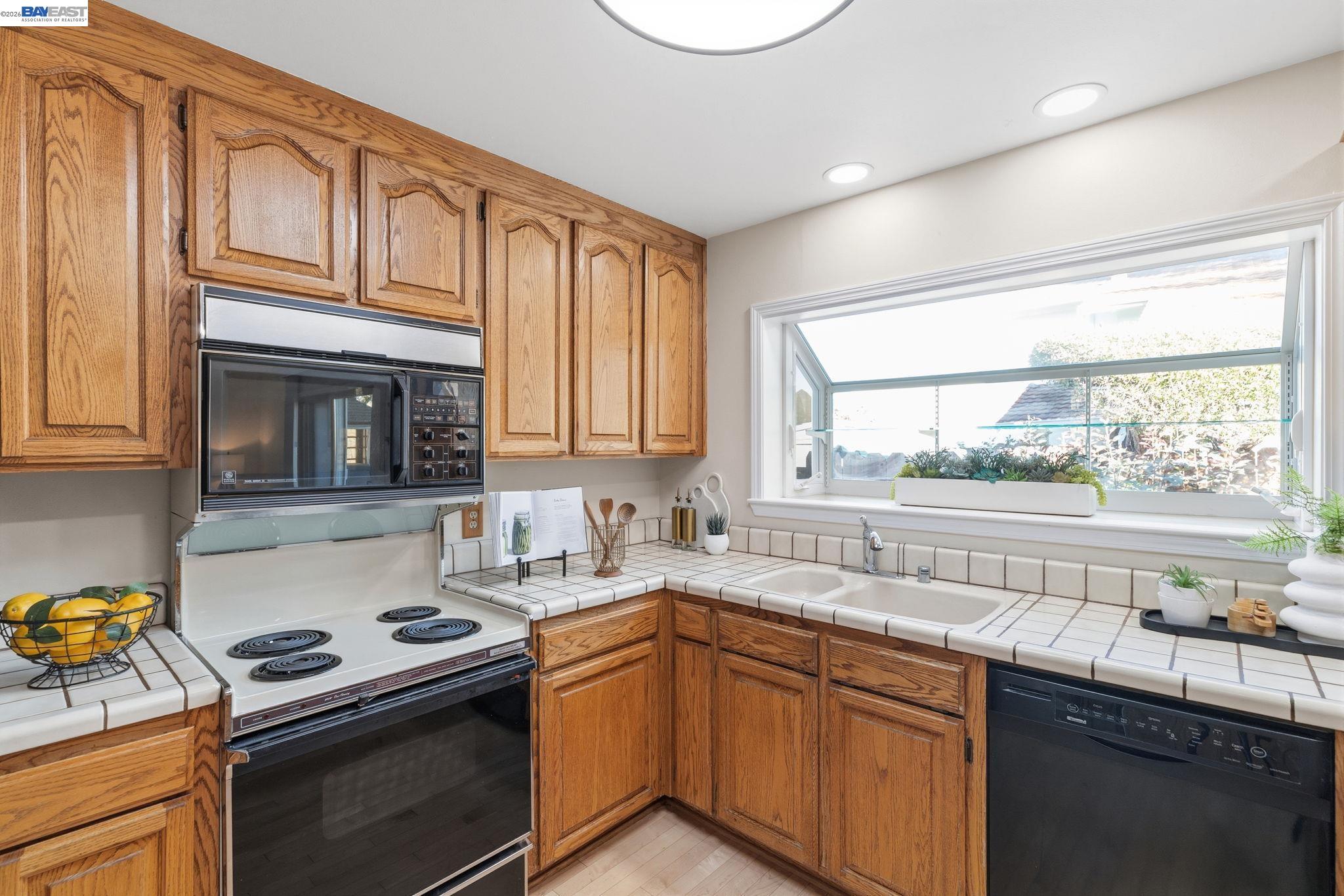 Detail Gallery Image 23 of 52 For 780 Terry Ln, Livermore,  CA 94550 - 3 Beds | 2 Baths