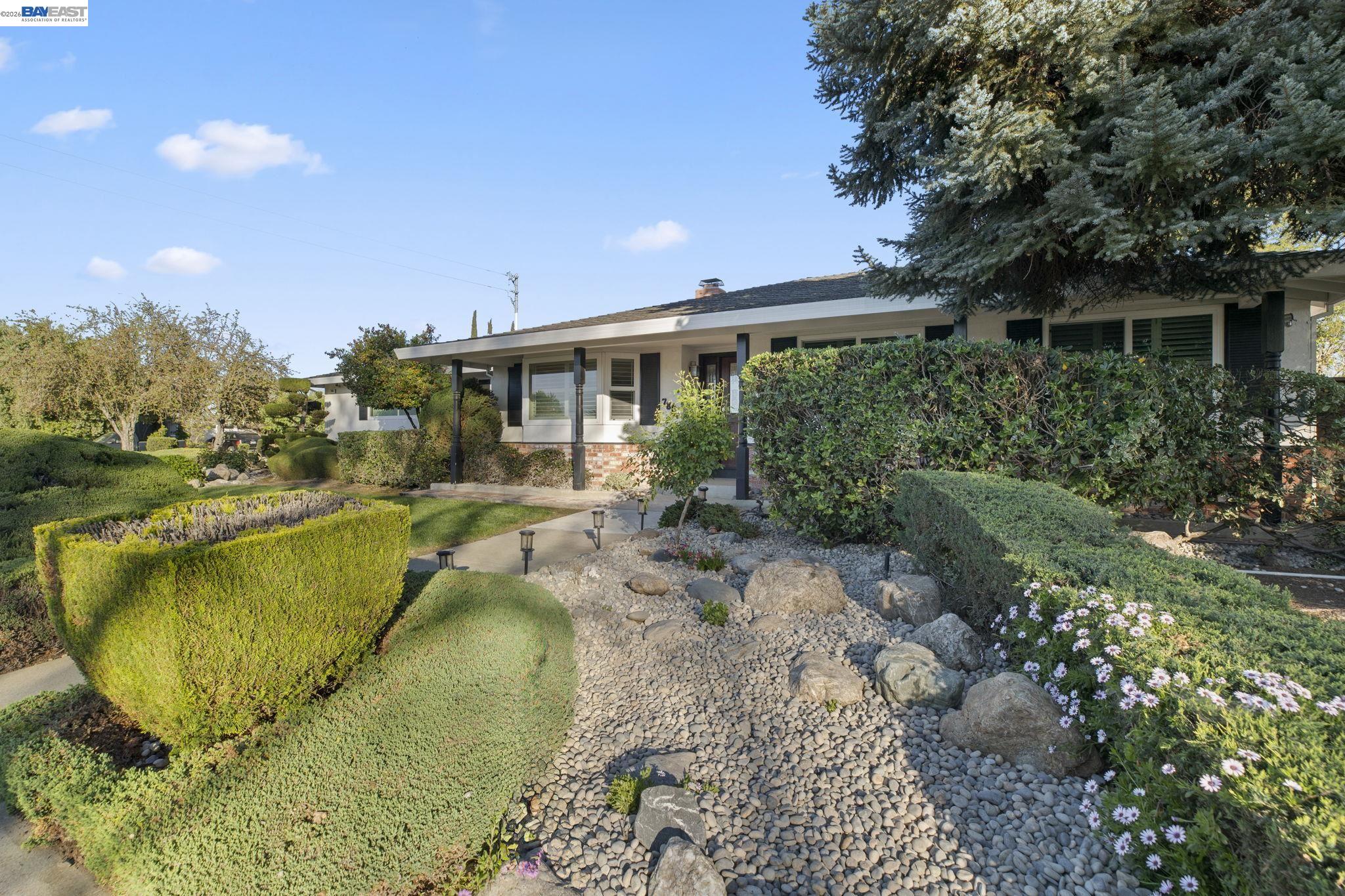 Detail Gallery Image 4 of 52 For 780 Terry Ln, Livermore,  CA 94550 - 3 Beds | 2 Baths