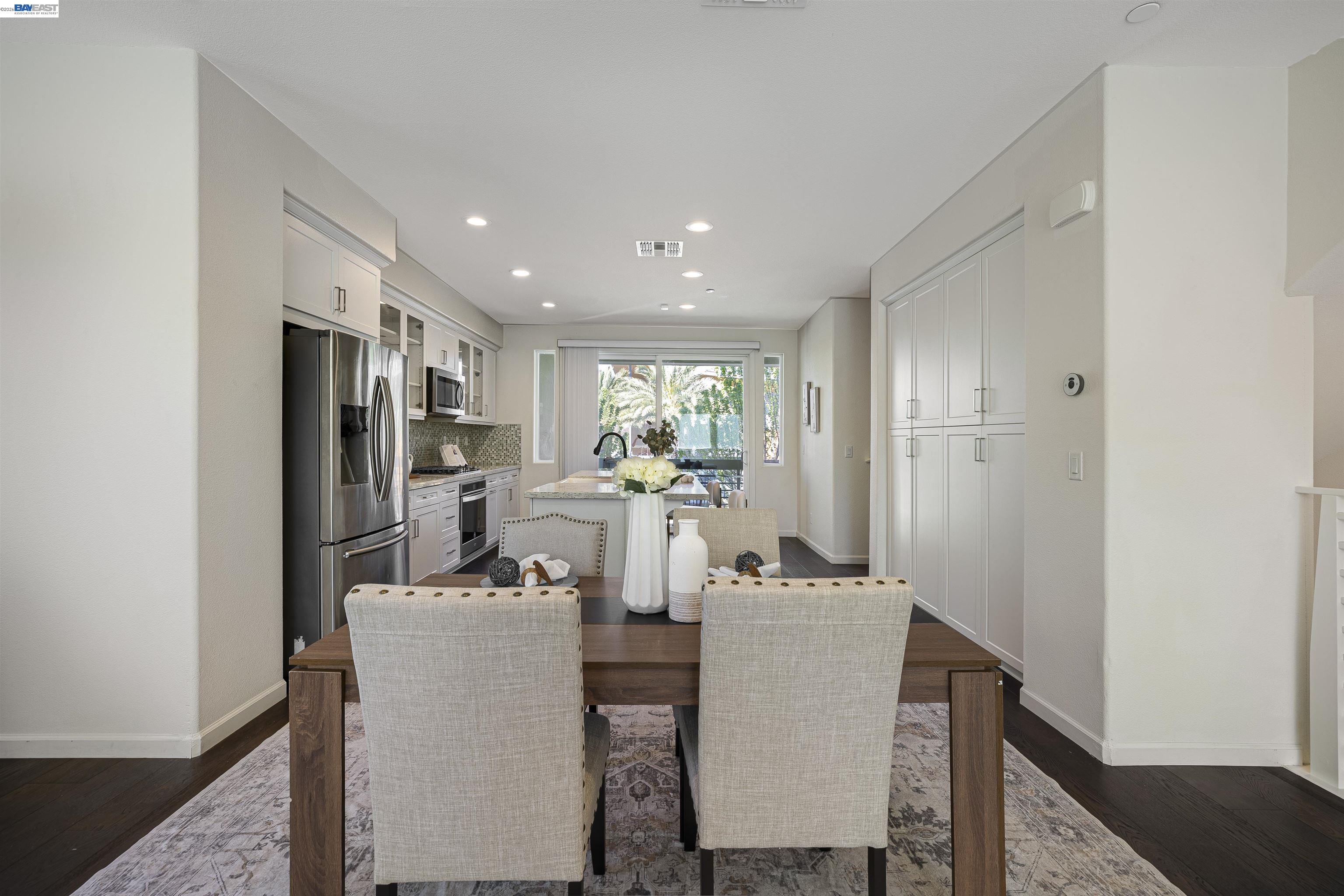 Detail Gallery Image 15 of 60 For 5509 El Dorado Ln, Dublin,  CA 94568 - 3 Beds | 3/1 Baths